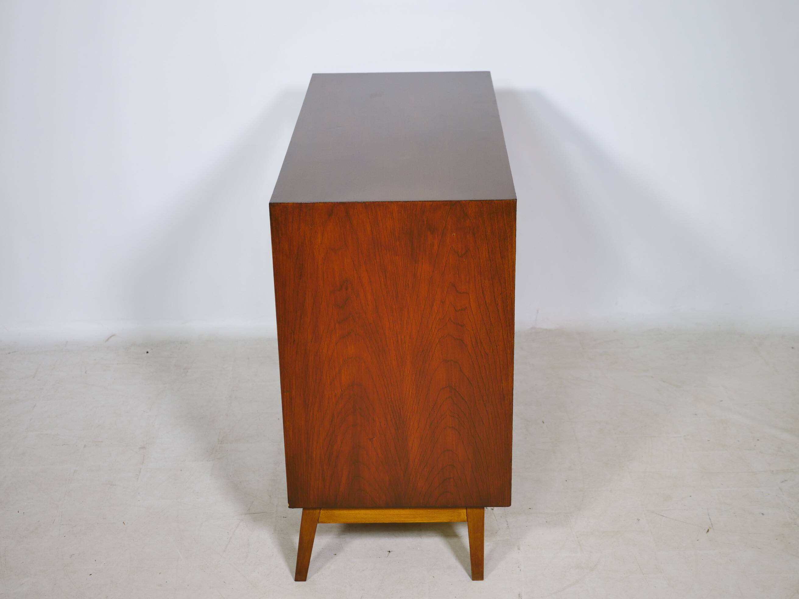 Buffet vitrine en teck des années 1960