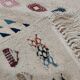 Tapis margoum blanc à motifs berbères multicolores