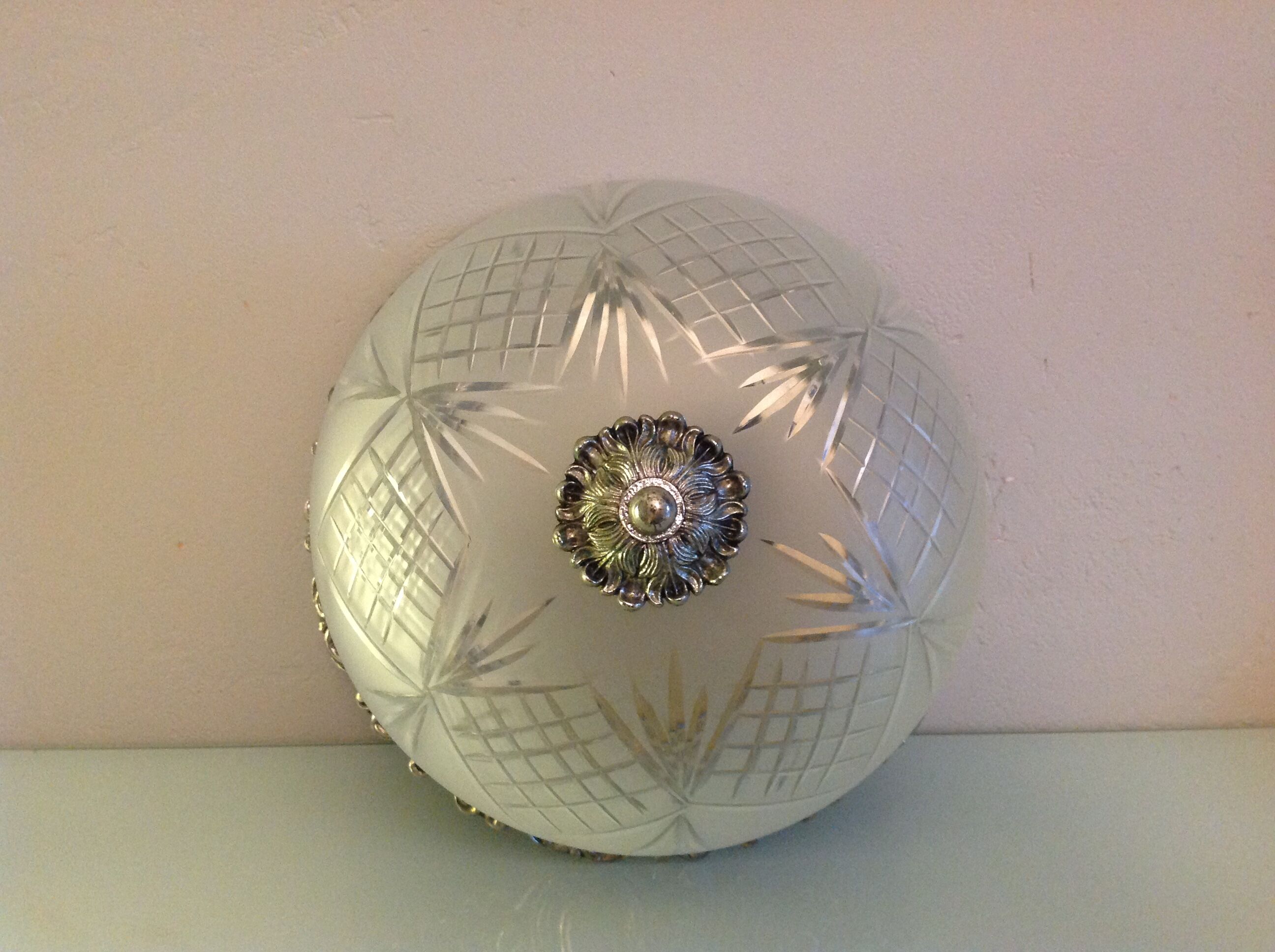 Engraved sandwind glass globe art deco style