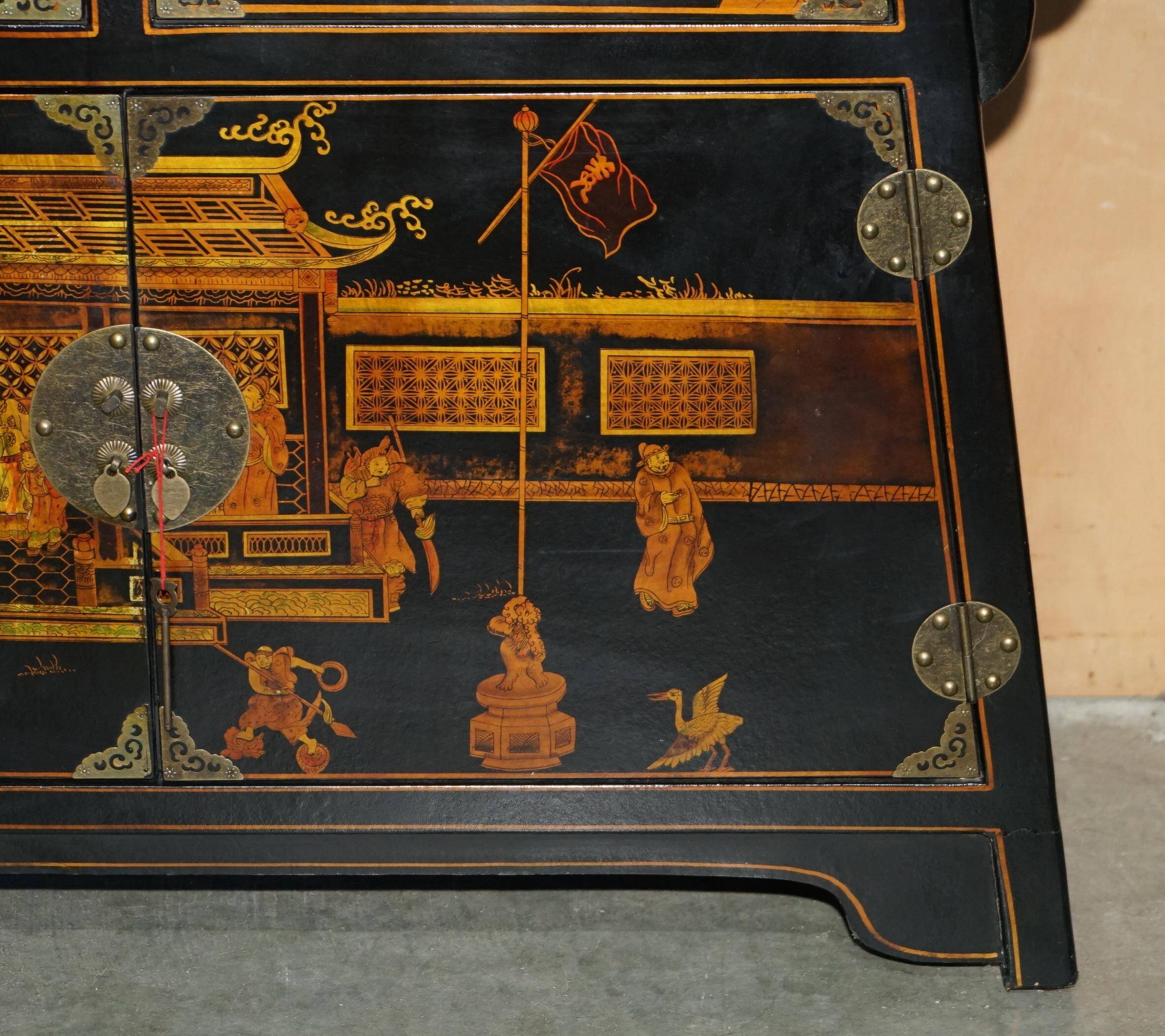 Chinese buffet mid-20th century pagoda temple style