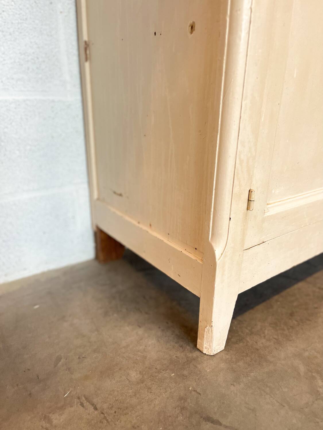 Old Parisian buffet with original patina