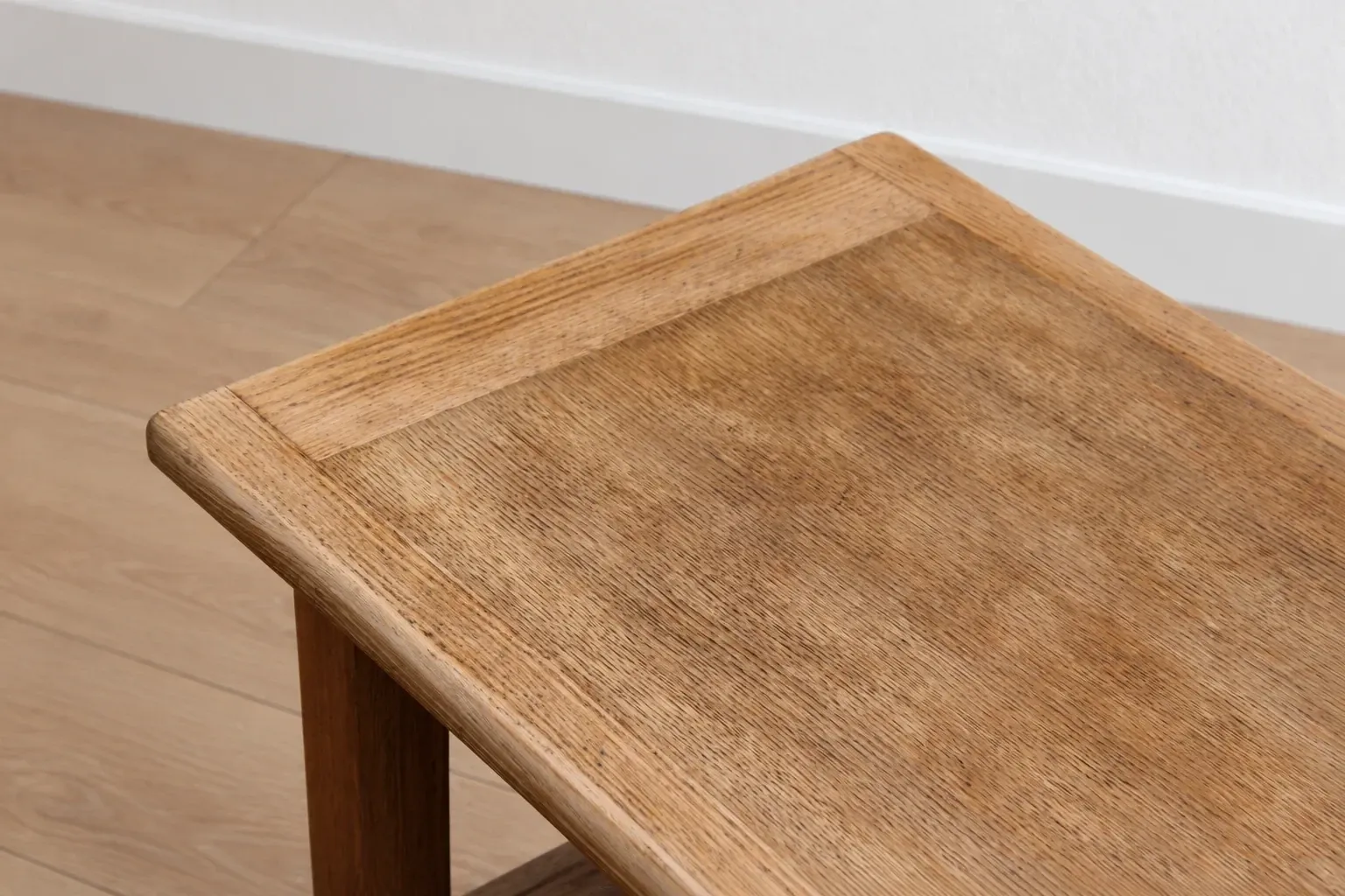 Natural wood farmhouse coffee table – country style, dowel stretcher – 99 cm