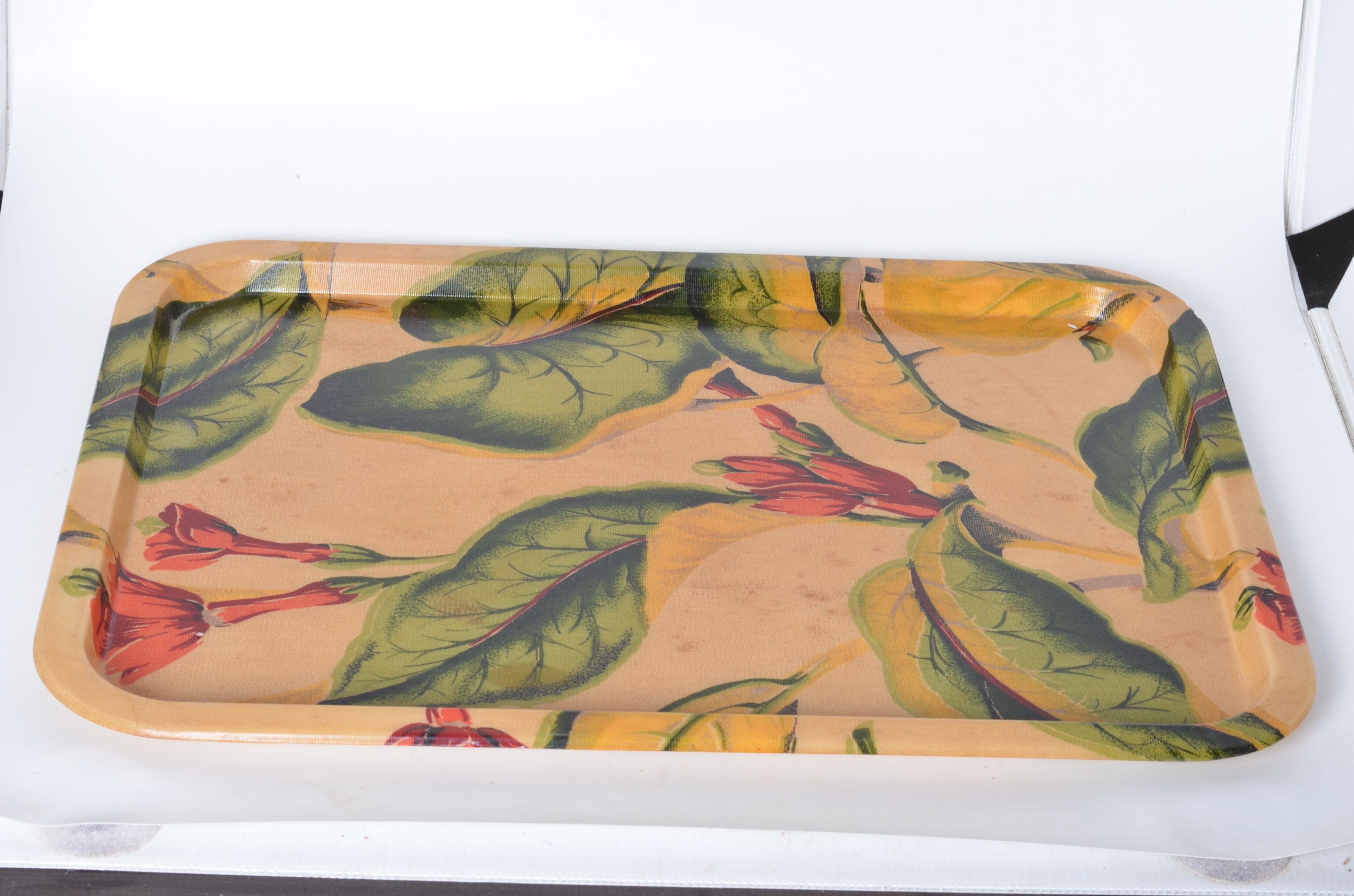 Fiberglass tray with flower decor