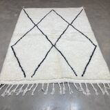 White wool carpet with diamonds 154x200cm