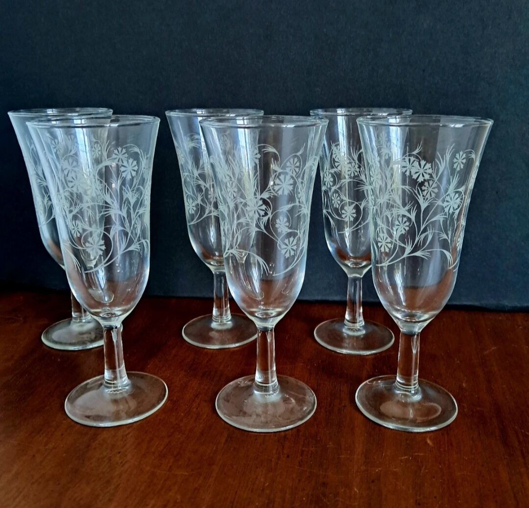 6 Luminarc Enghien champagne flutes from the 1950s/60s.