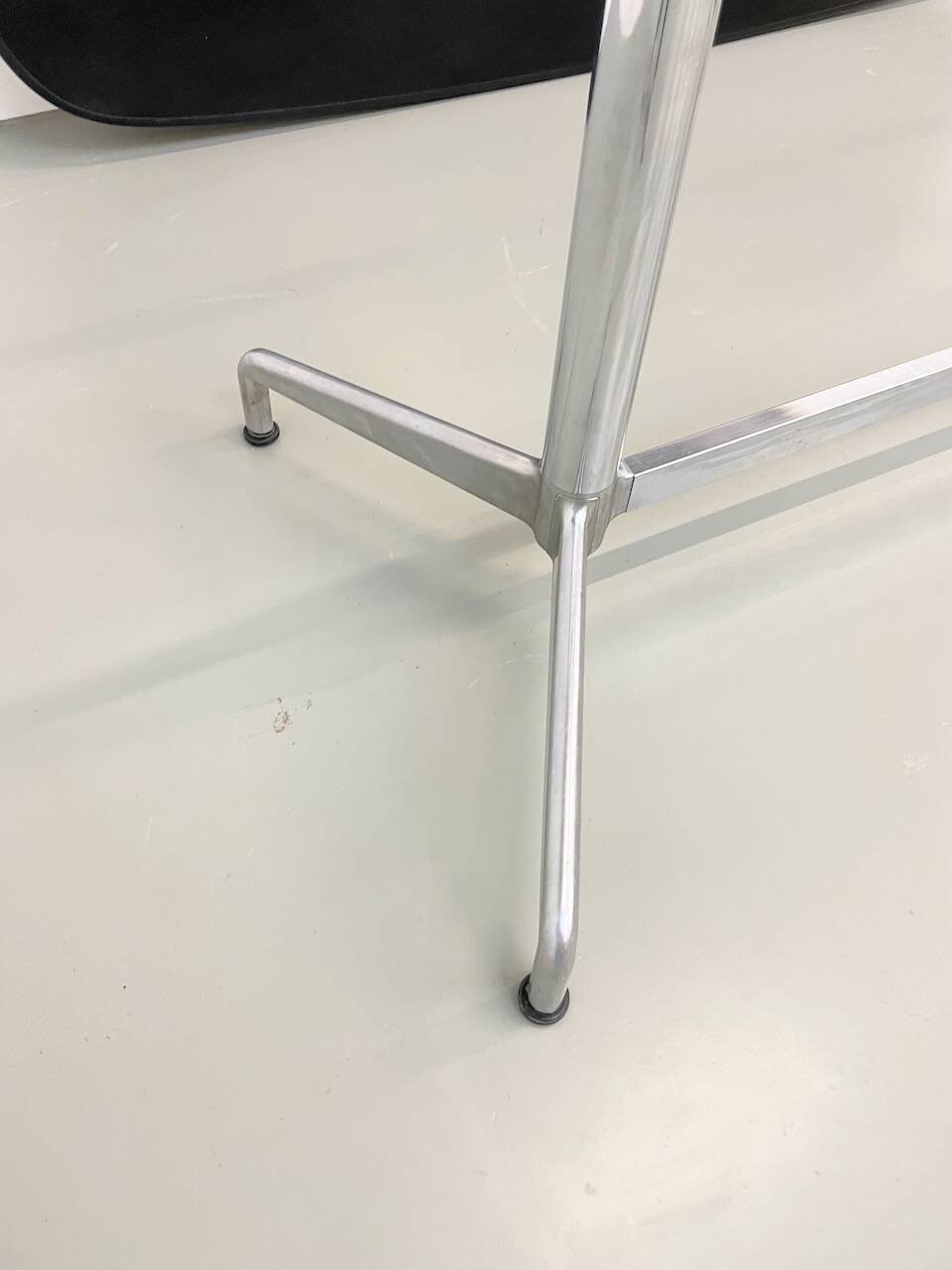 Giancarlo Piretti conference table