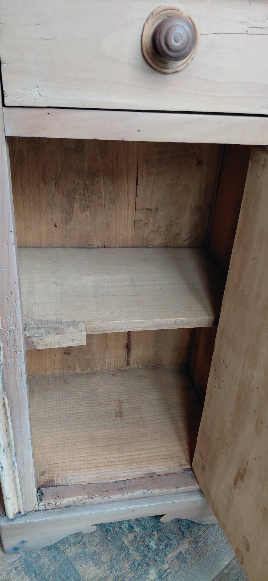 Chevet ancien fabrication artisanale