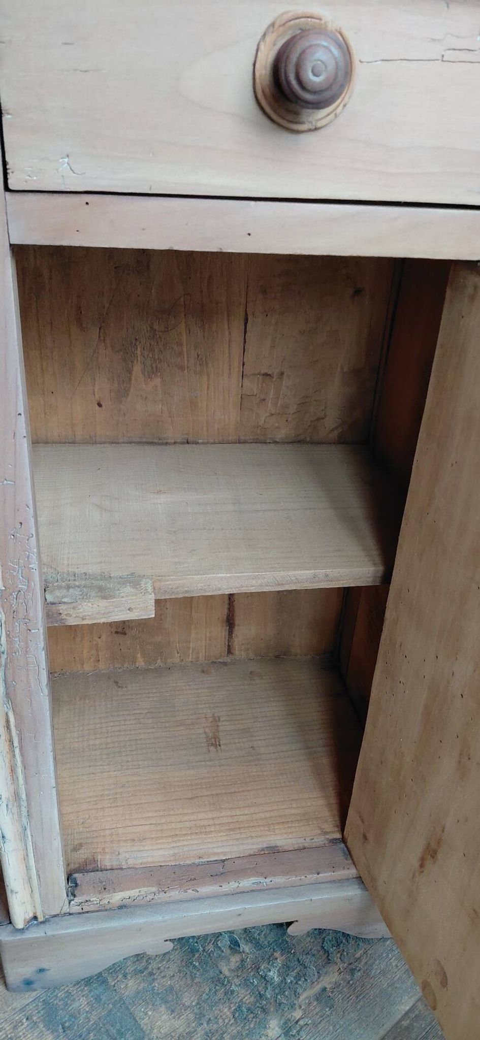 Chevet ancien fabrication artisanale