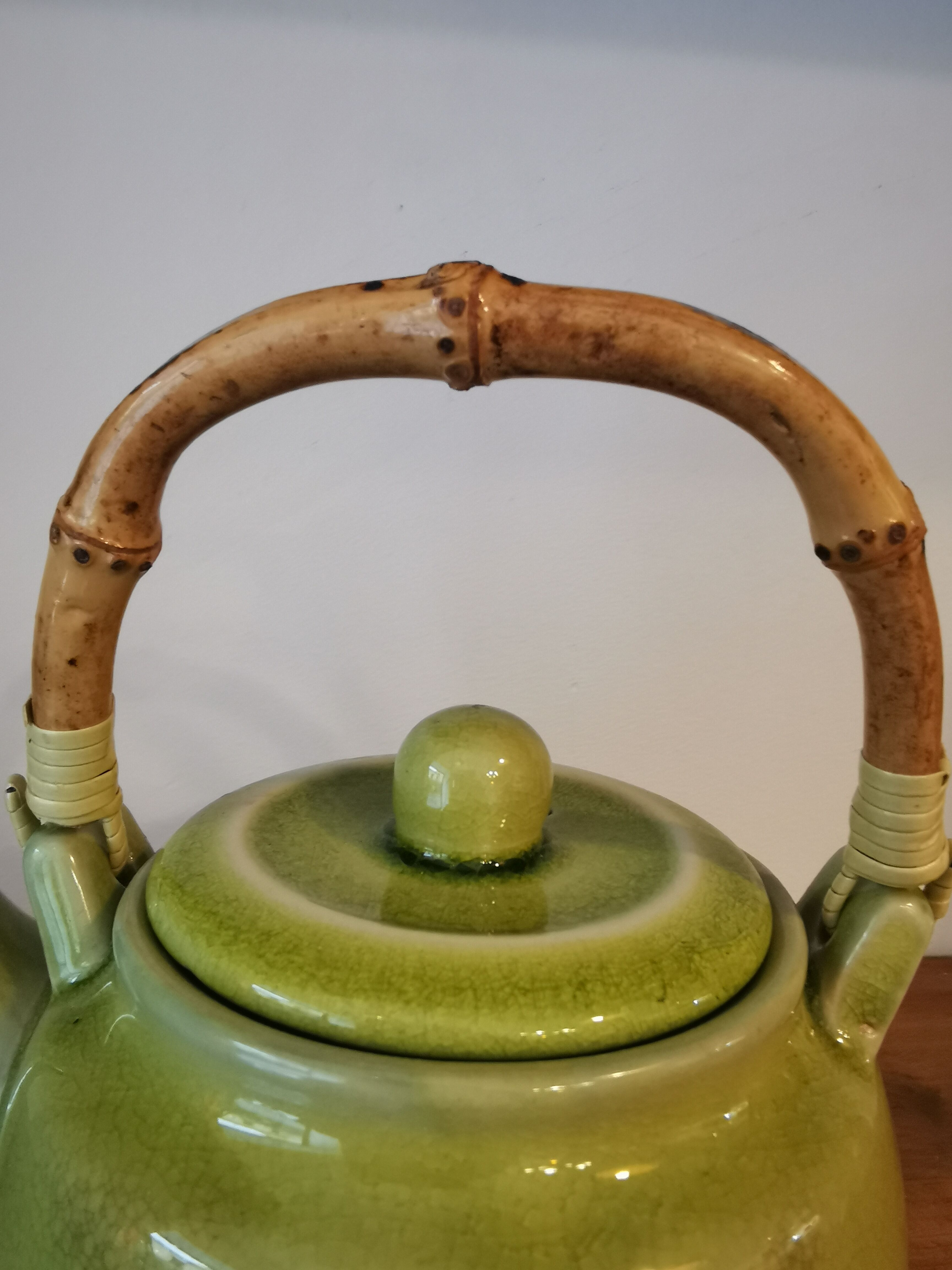 Teapot in glazed stoneware and bamboo