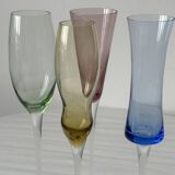 4 verres à pied multicolores