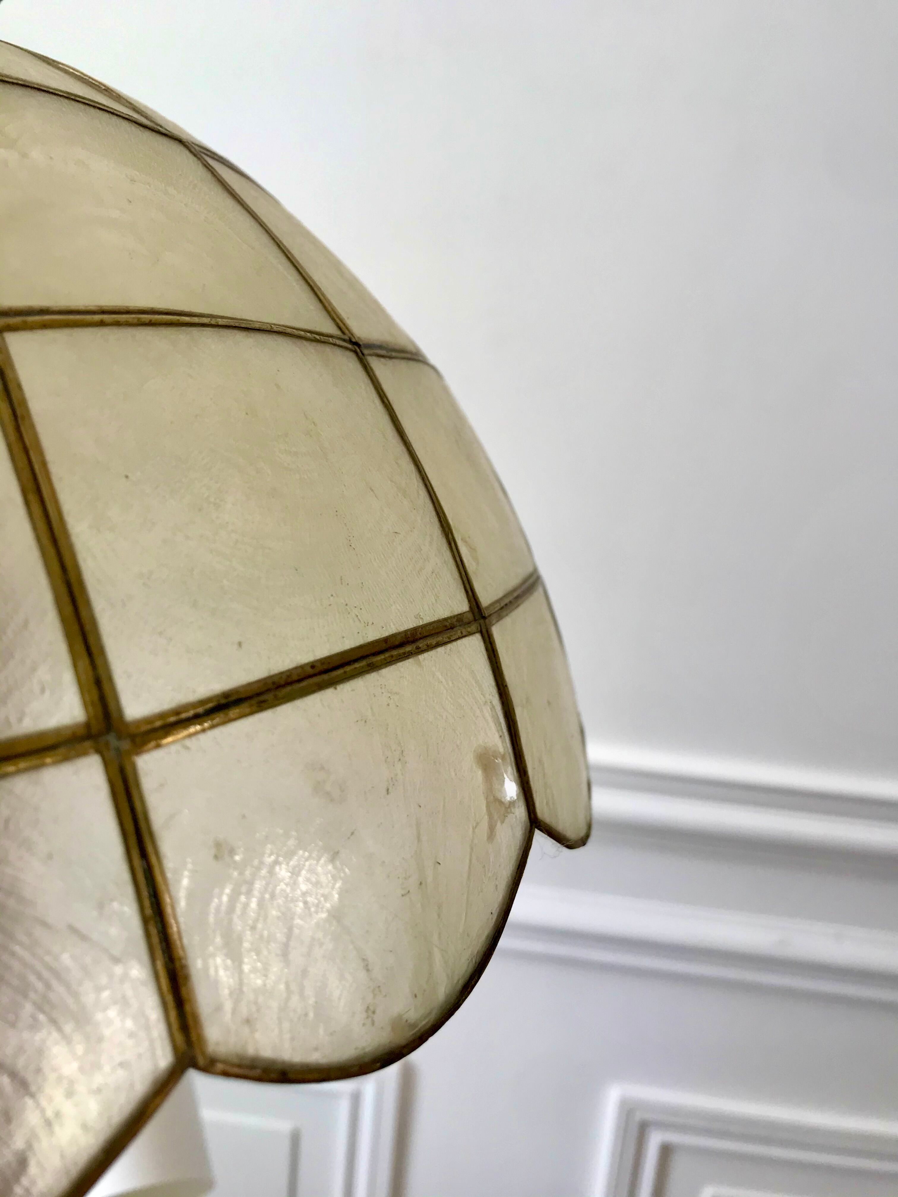 Pair of mother-of-pearl and brass suspensions 60-70s