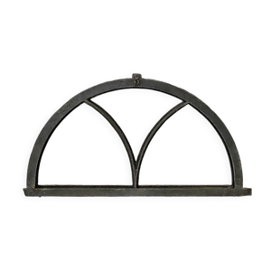 Ancienne fenêtre cintrée gris