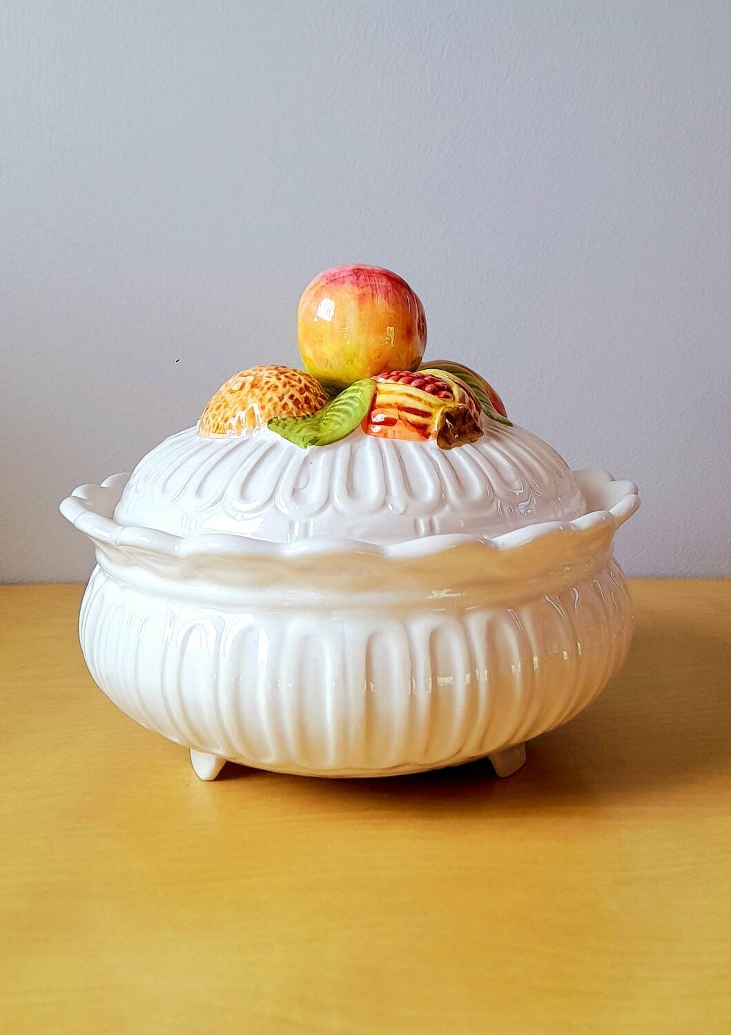 Candy dish in barbotine, Nove Italy.
