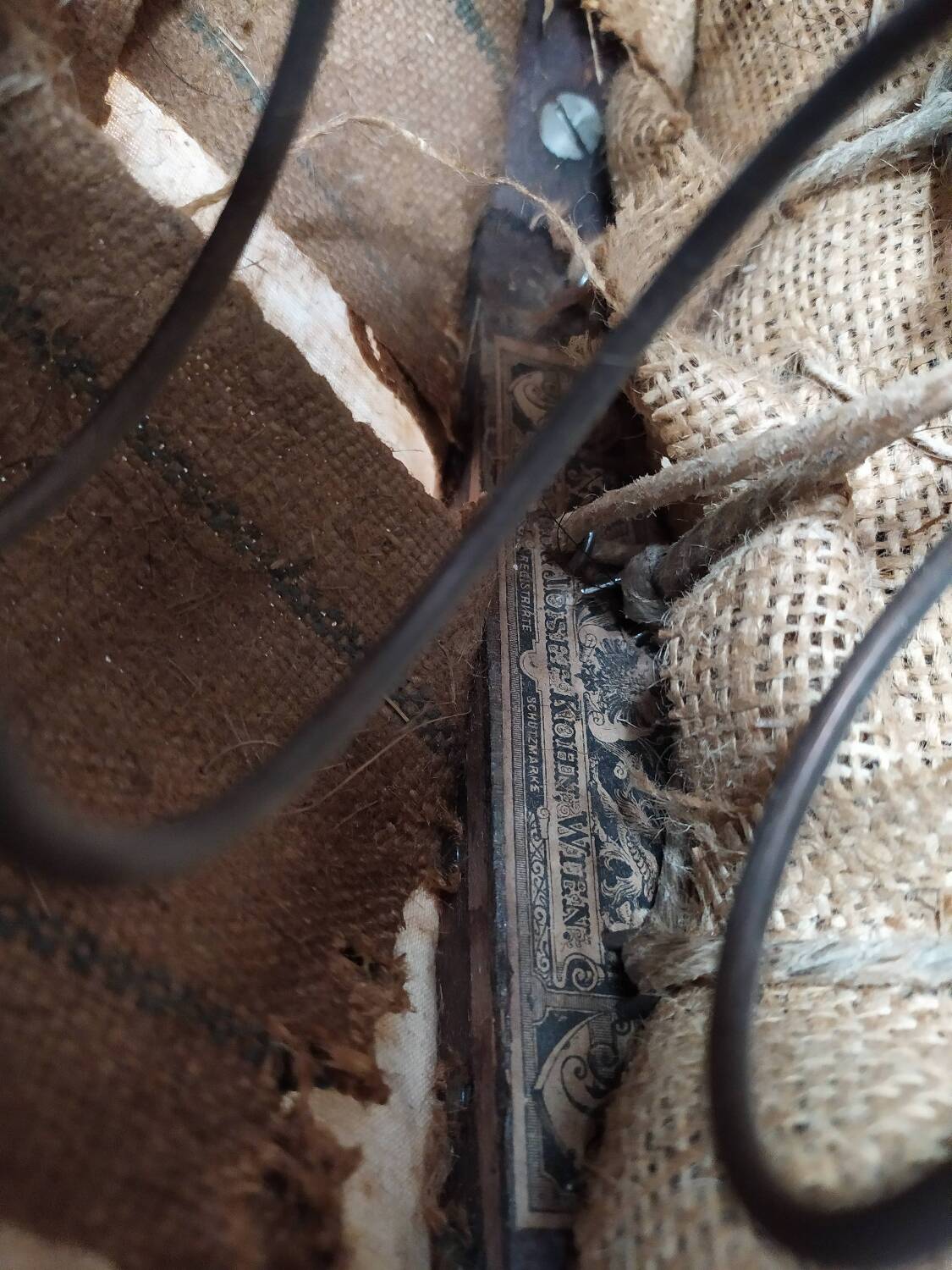 Kohn curved wood lounge