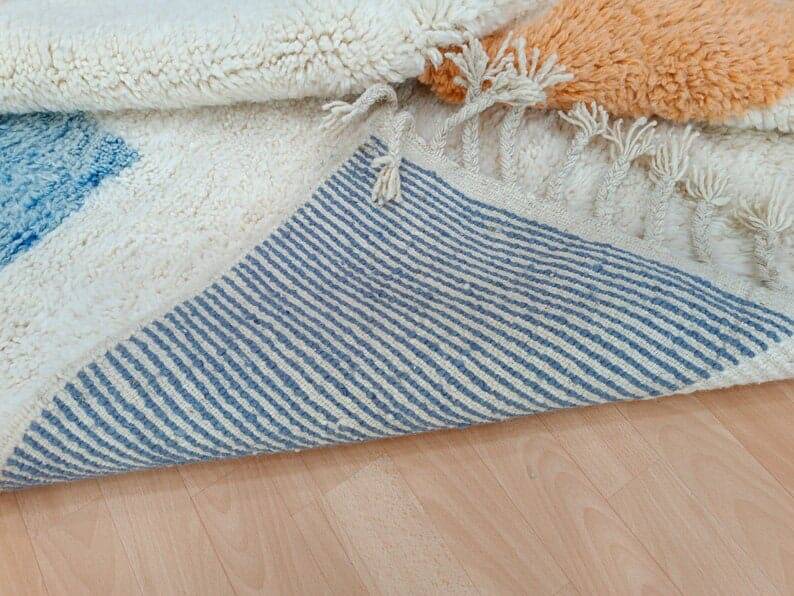 Handmade Berber wool rug size 150 x 250 cm