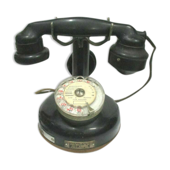 Burgunder column phone in Bakelite and black metal