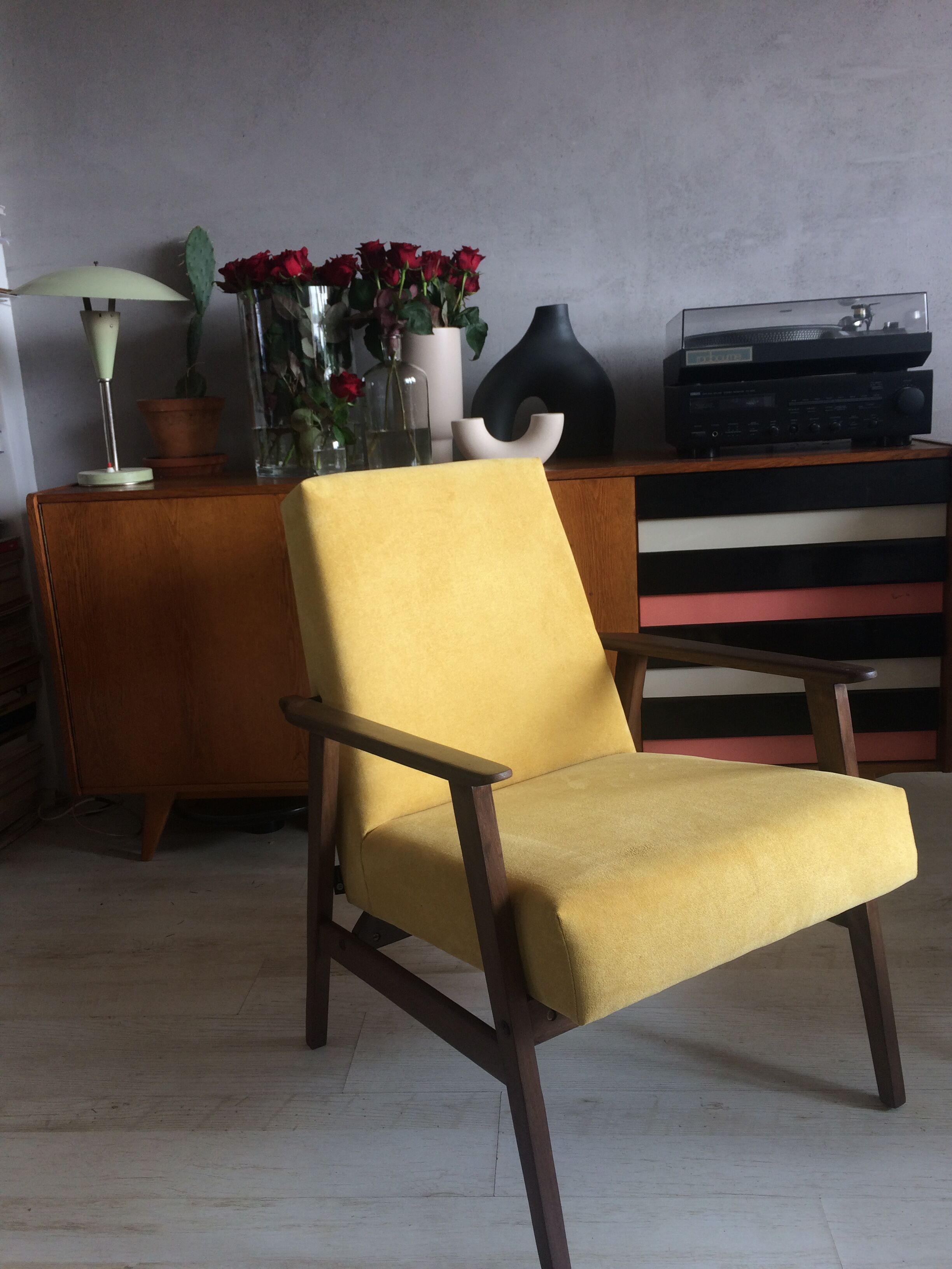 Yellow polish vintage chair 300-201