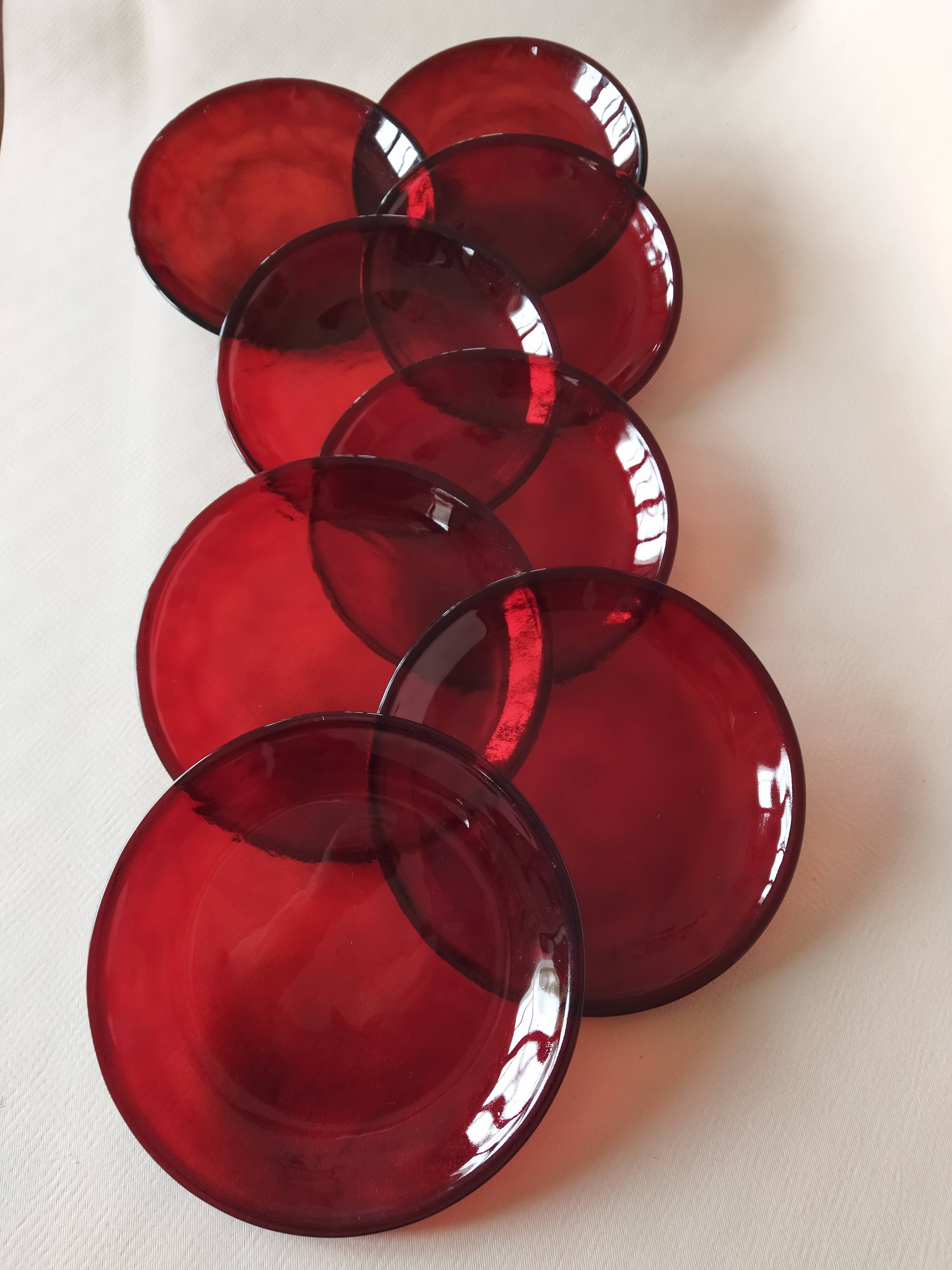 8 Arcoroc Sierra Rubis dinner plates