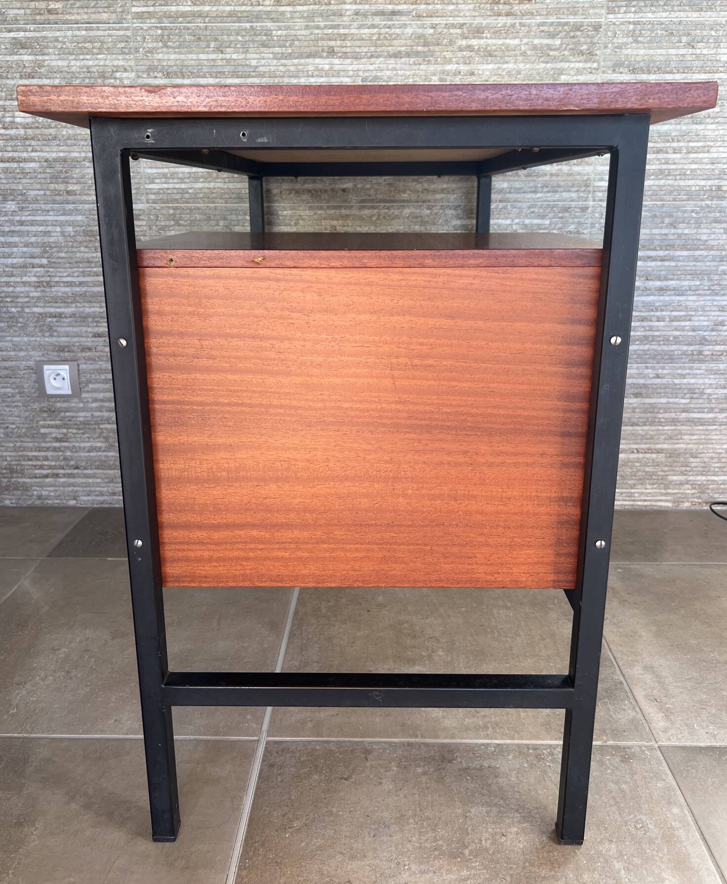1960s modernist desk in wood and black metal, model CM172 by Paulin for Thonet.