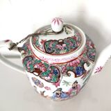 Chinese porcelain teapot flower characters