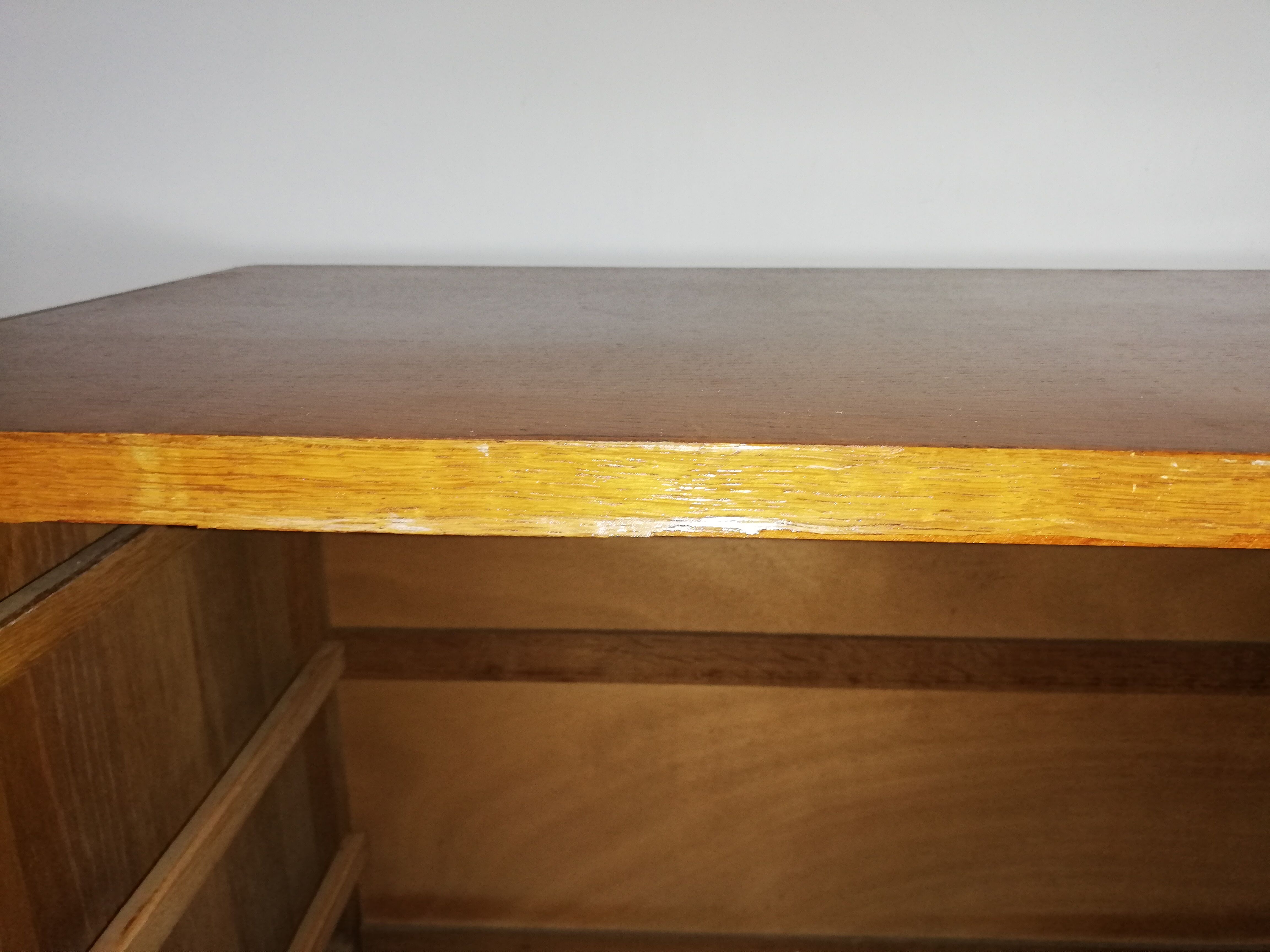 Convenient wood and rattan compass feet