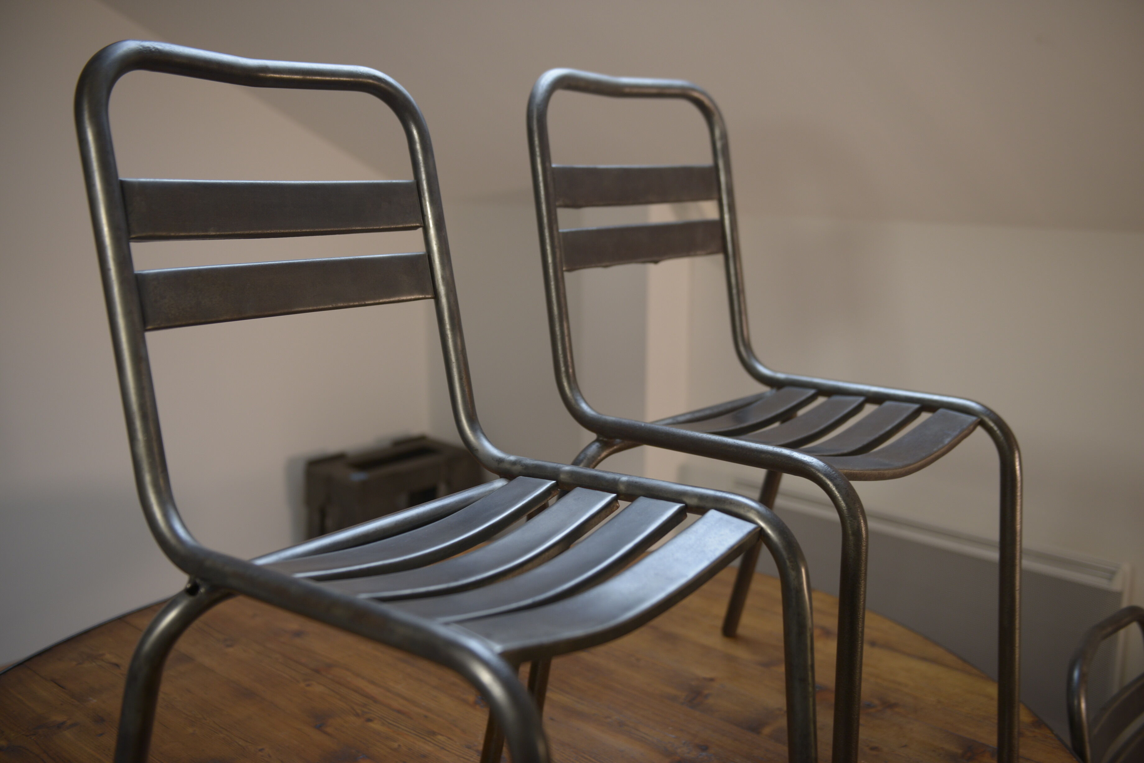 Set of 8 stackable 1950 metal chairs