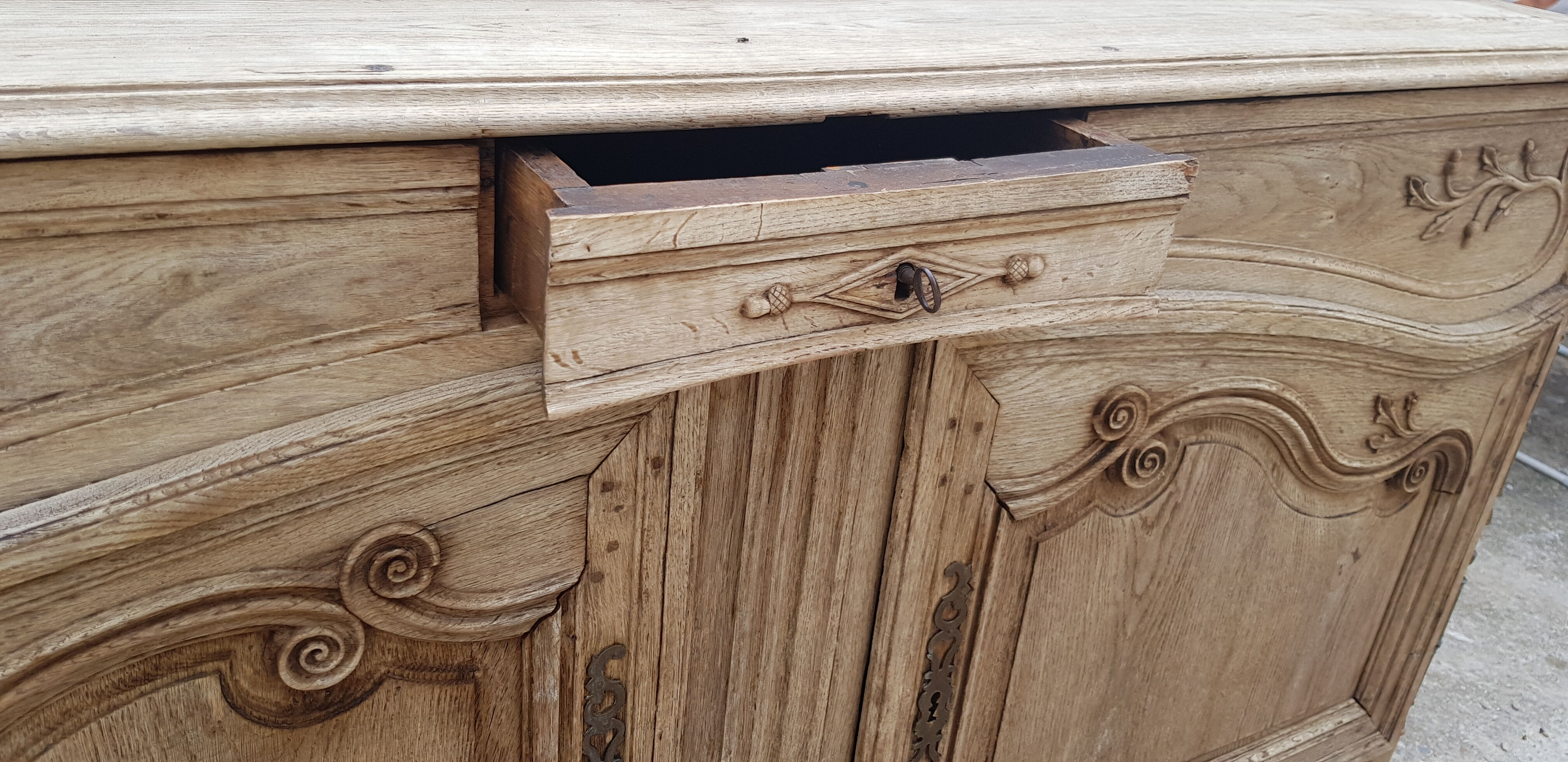 Old buffet