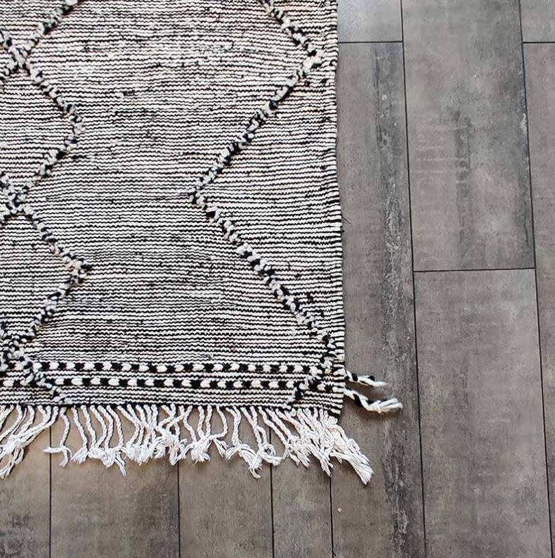 Black Berber carpet zanafi 100x150 cm