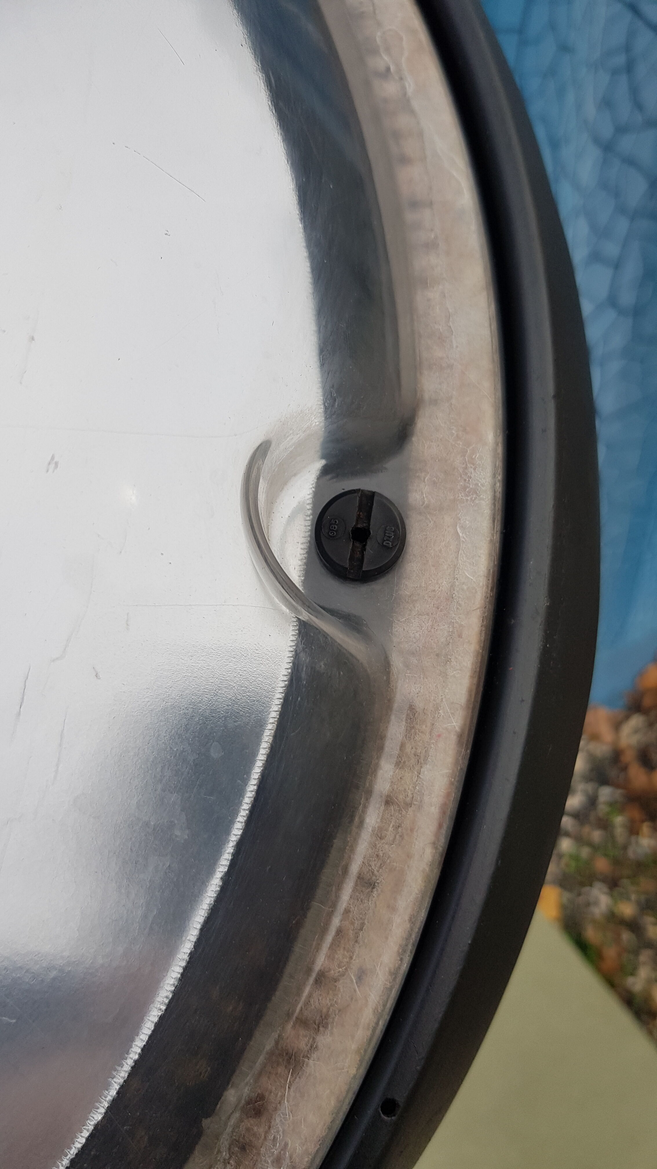 Former round lantern of public lighting of the city of Paris