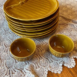 Service of 8 asparagus plates and its 2 sauce boats Gien 1960