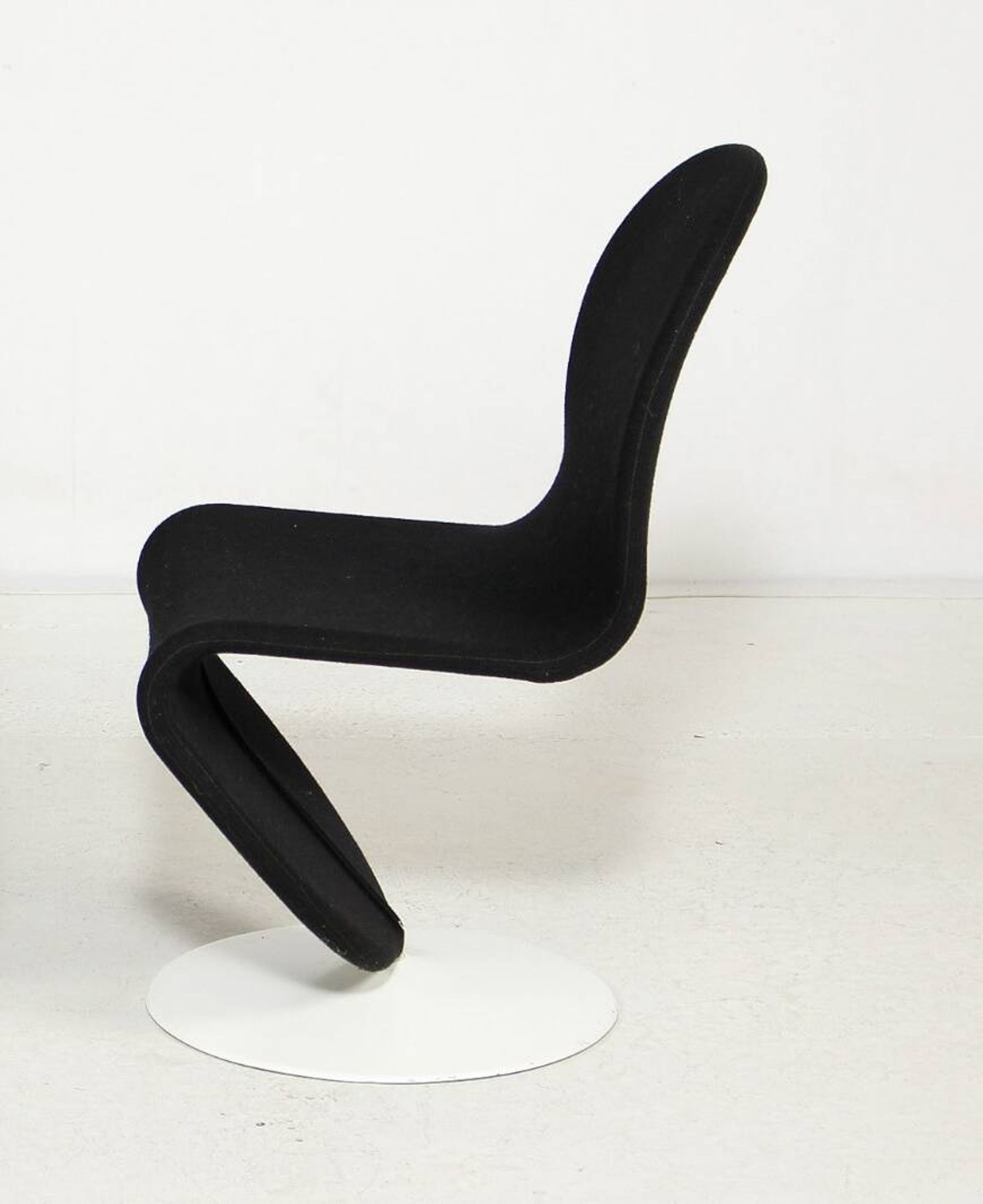 Lounge chair system 123 by Verner Panton