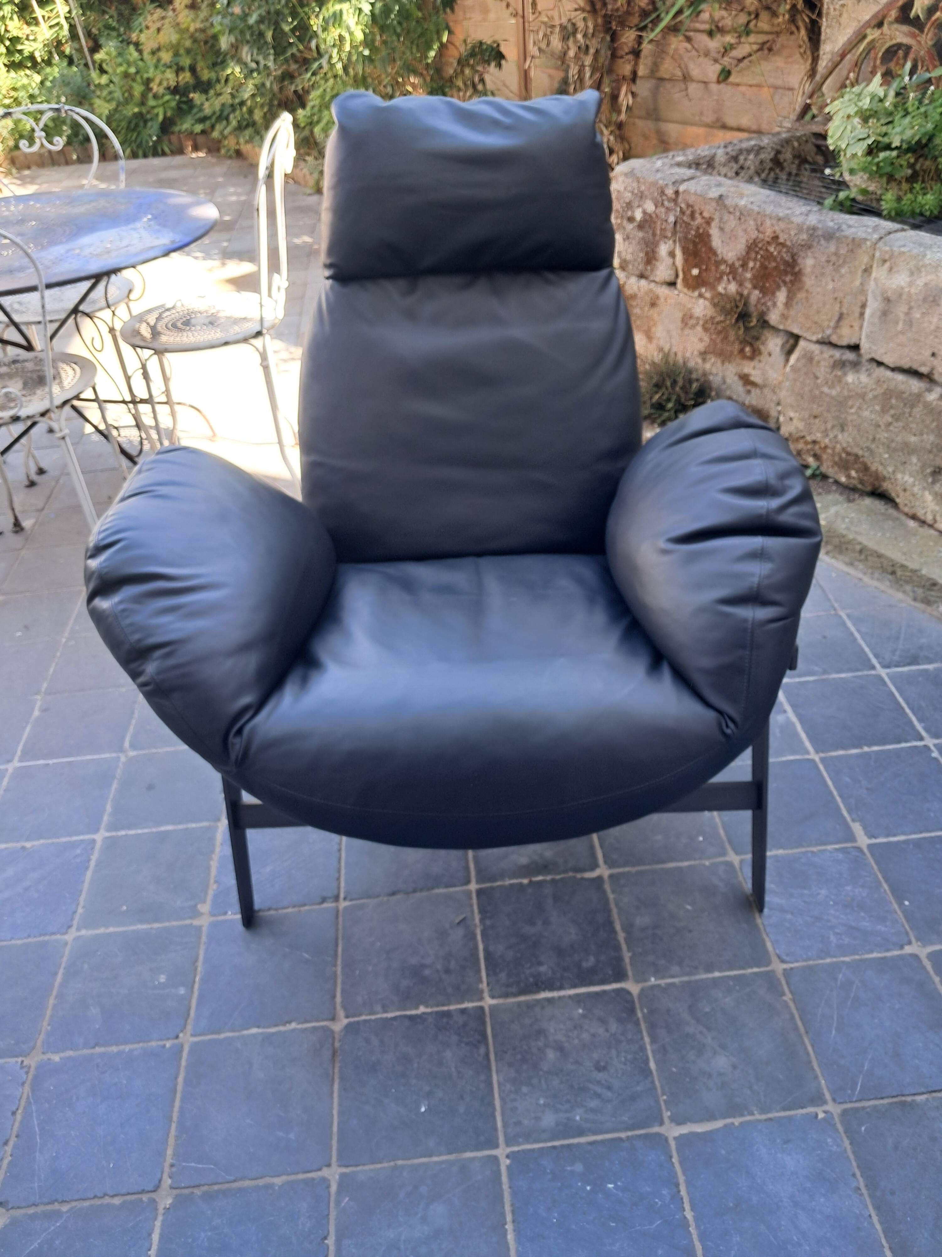 Armchair Arketipo Model Jupiter polyurethane shell grey beige black leather