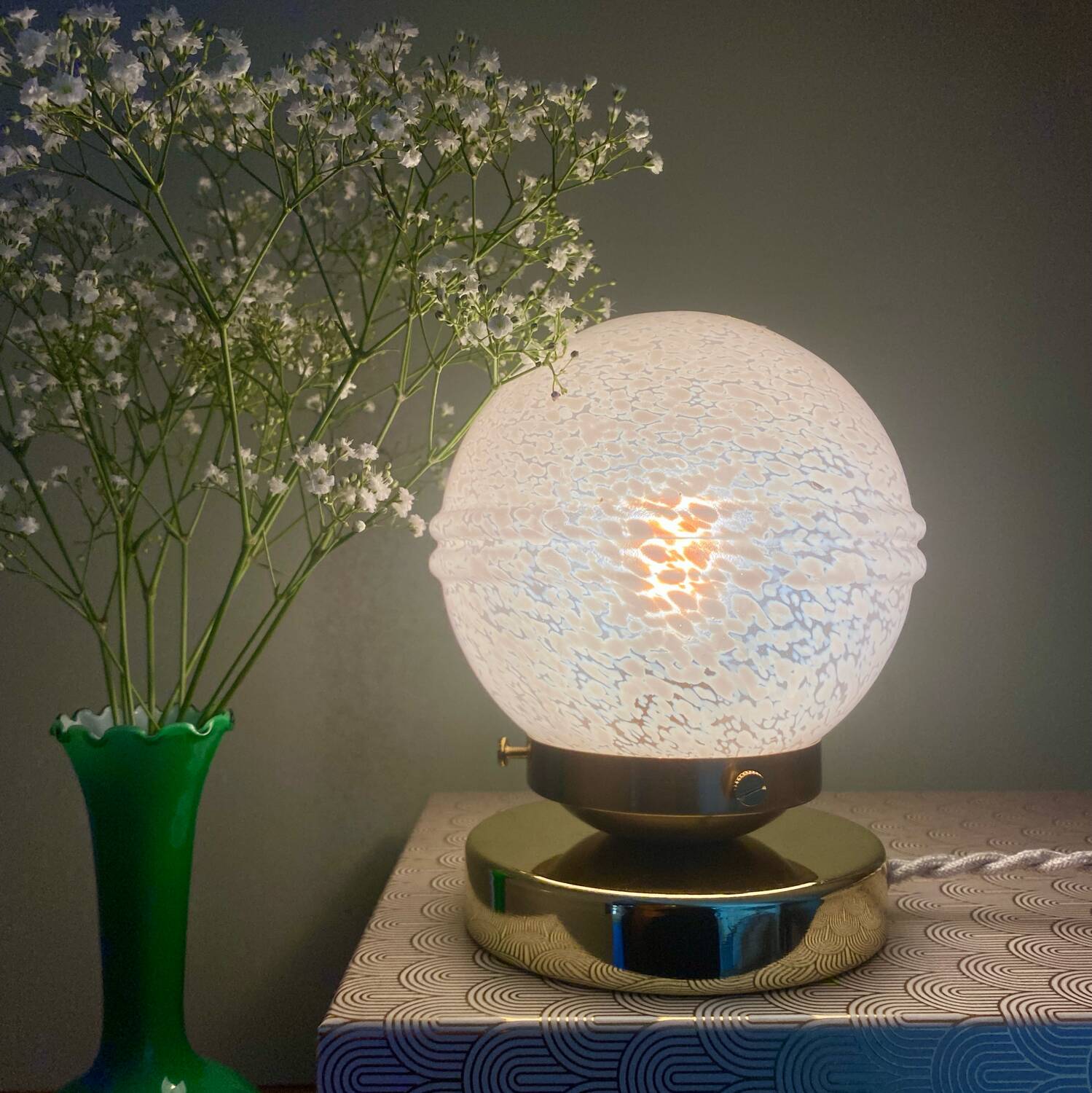 Vintage globe table lamp in pink Clichy glass