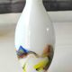 Vase flammé/volutes en opaline blanche/Verre d Art polychromes. Style Murano. Haut 23,5 cm