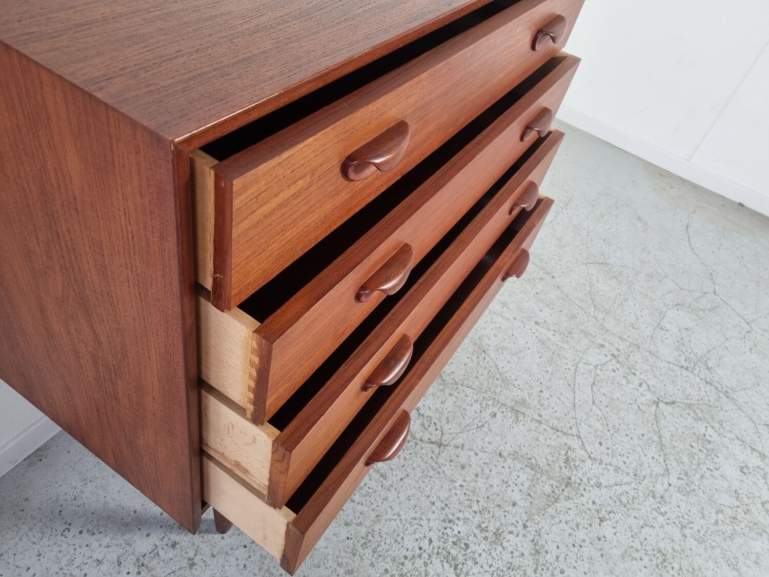 Commode danoise en teck années 60
