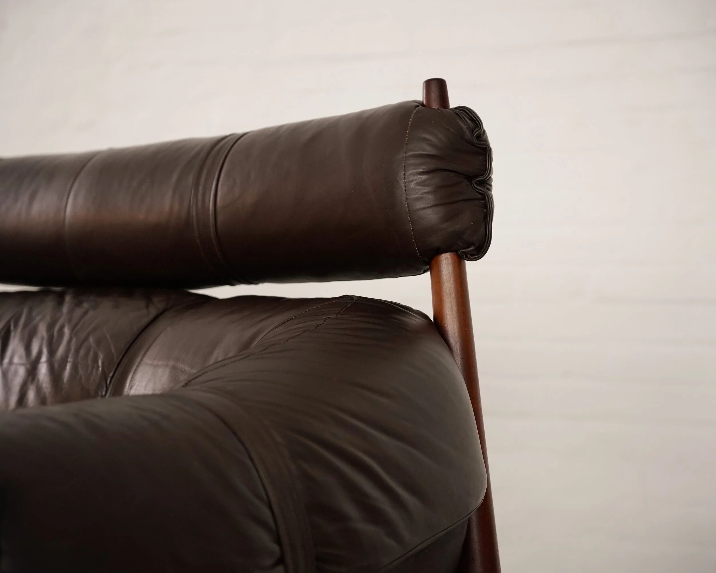 MP-81 2-seater Sofa by Percival Lafer for Lafer MP