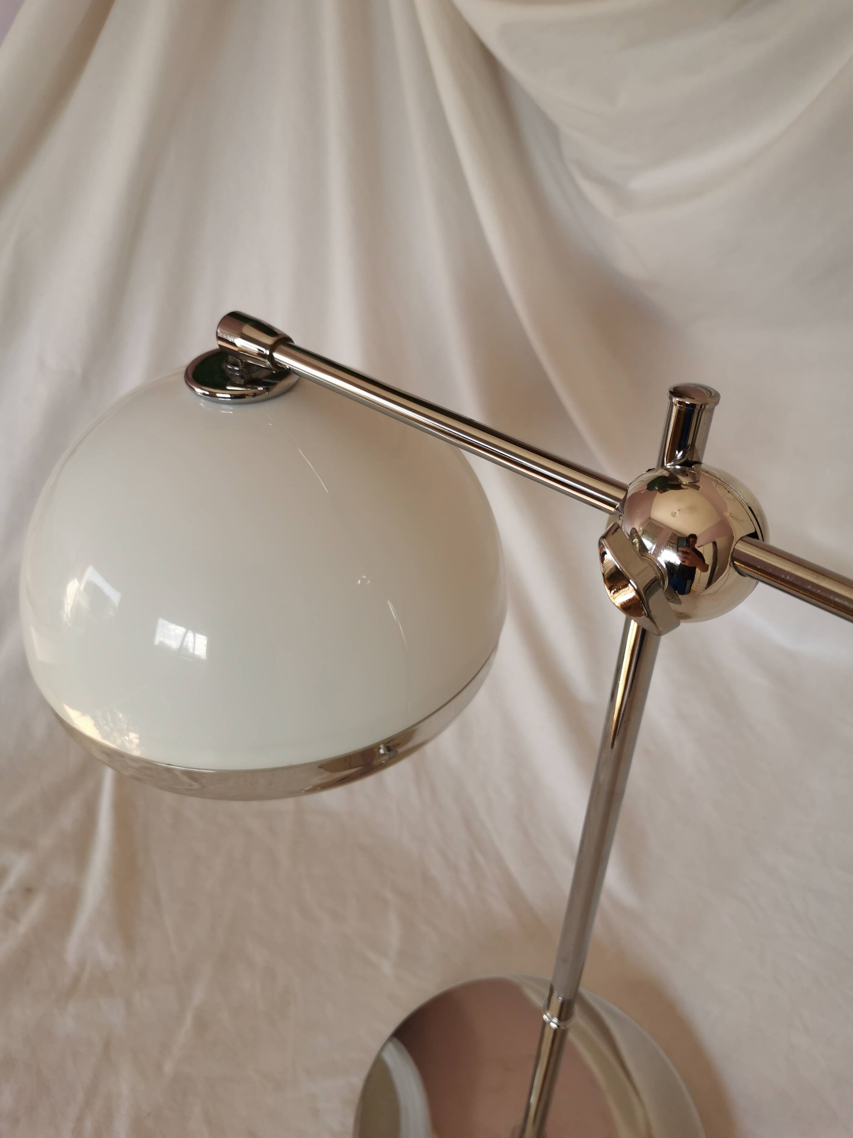 Lampe articulée, plastique et chrome, champignon, style 1970