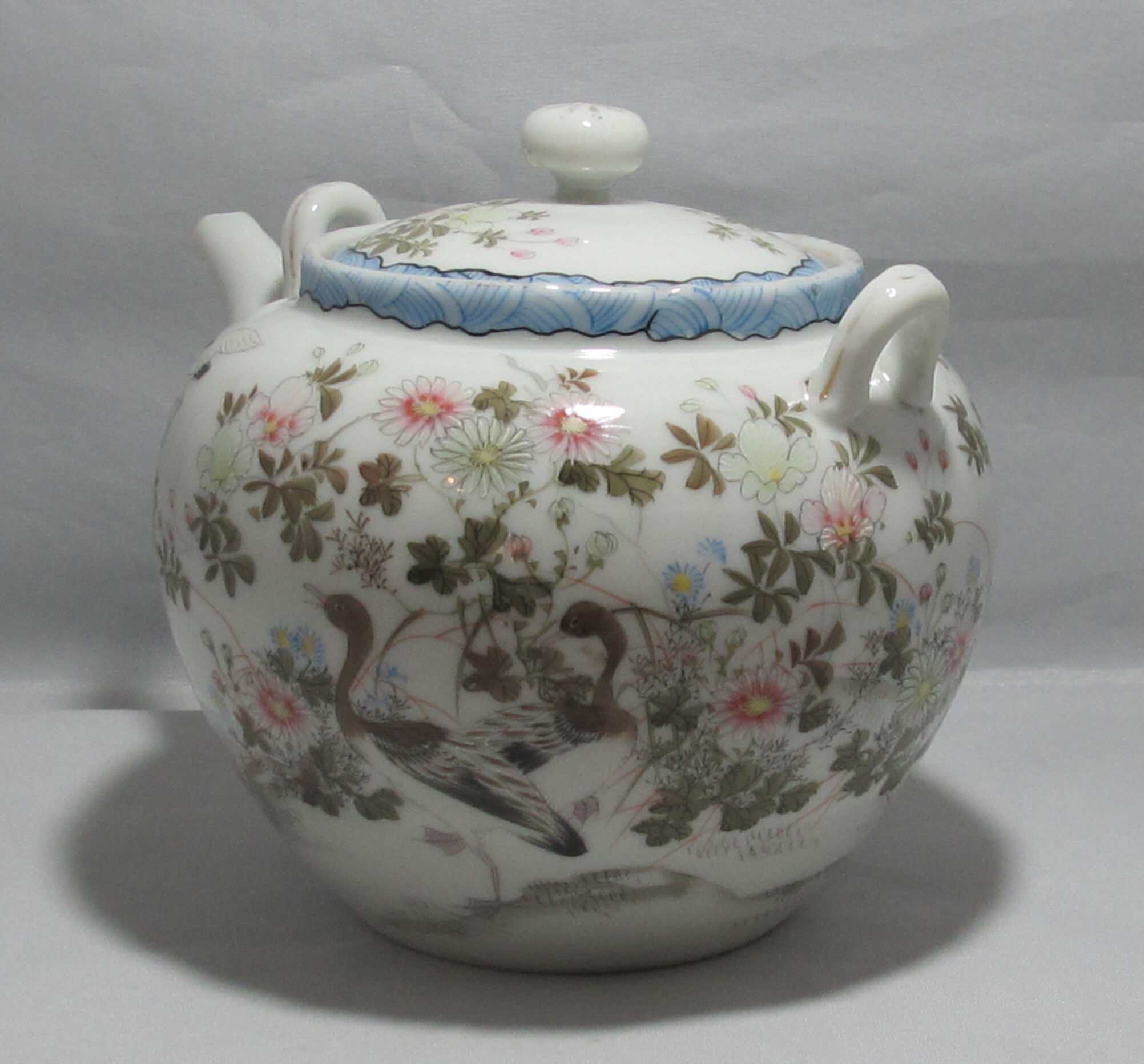 Former Asian Japanese teapot