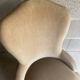 Petit fauteuil crapaud ancien en velours beige