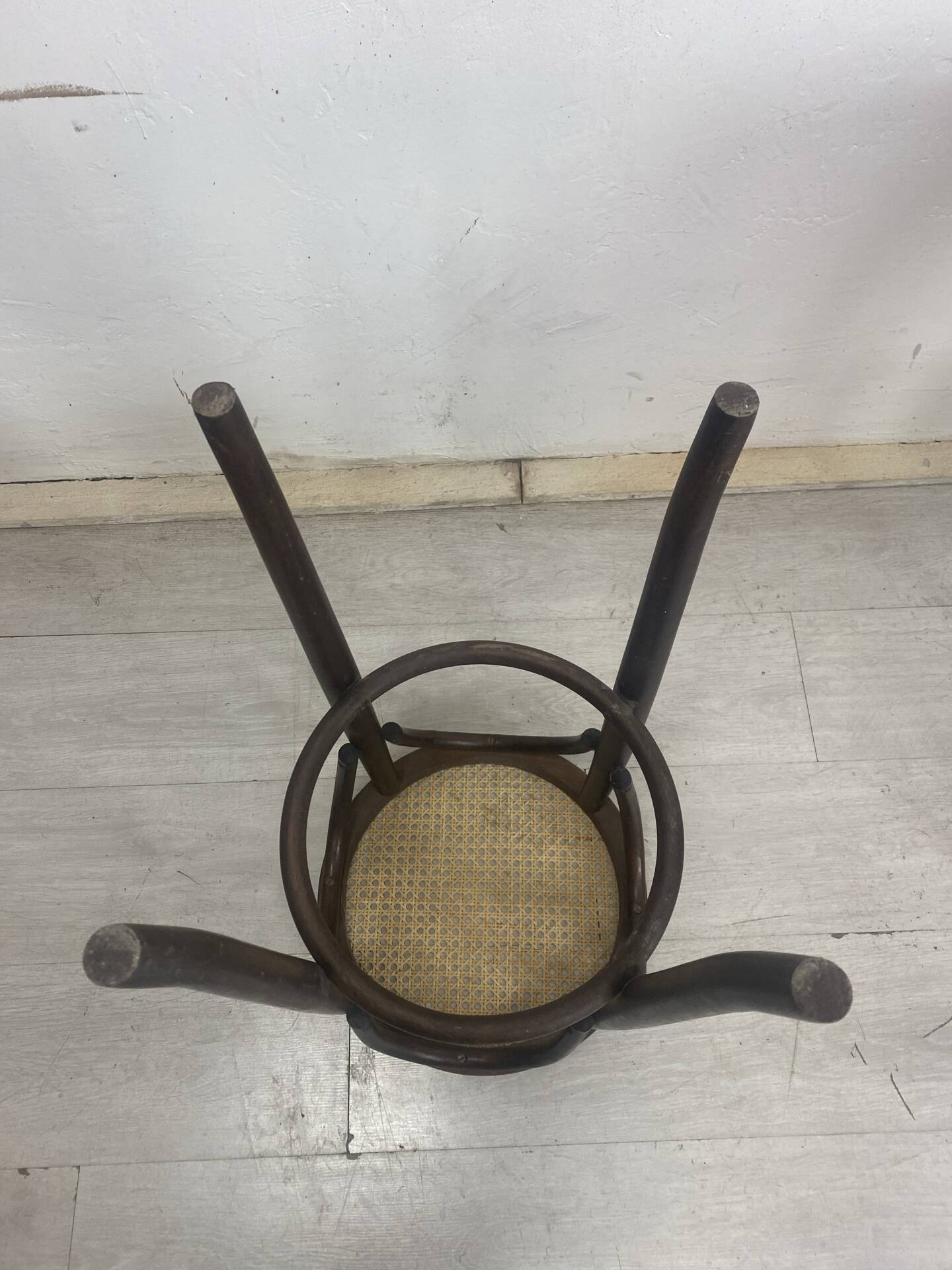 Bar stool