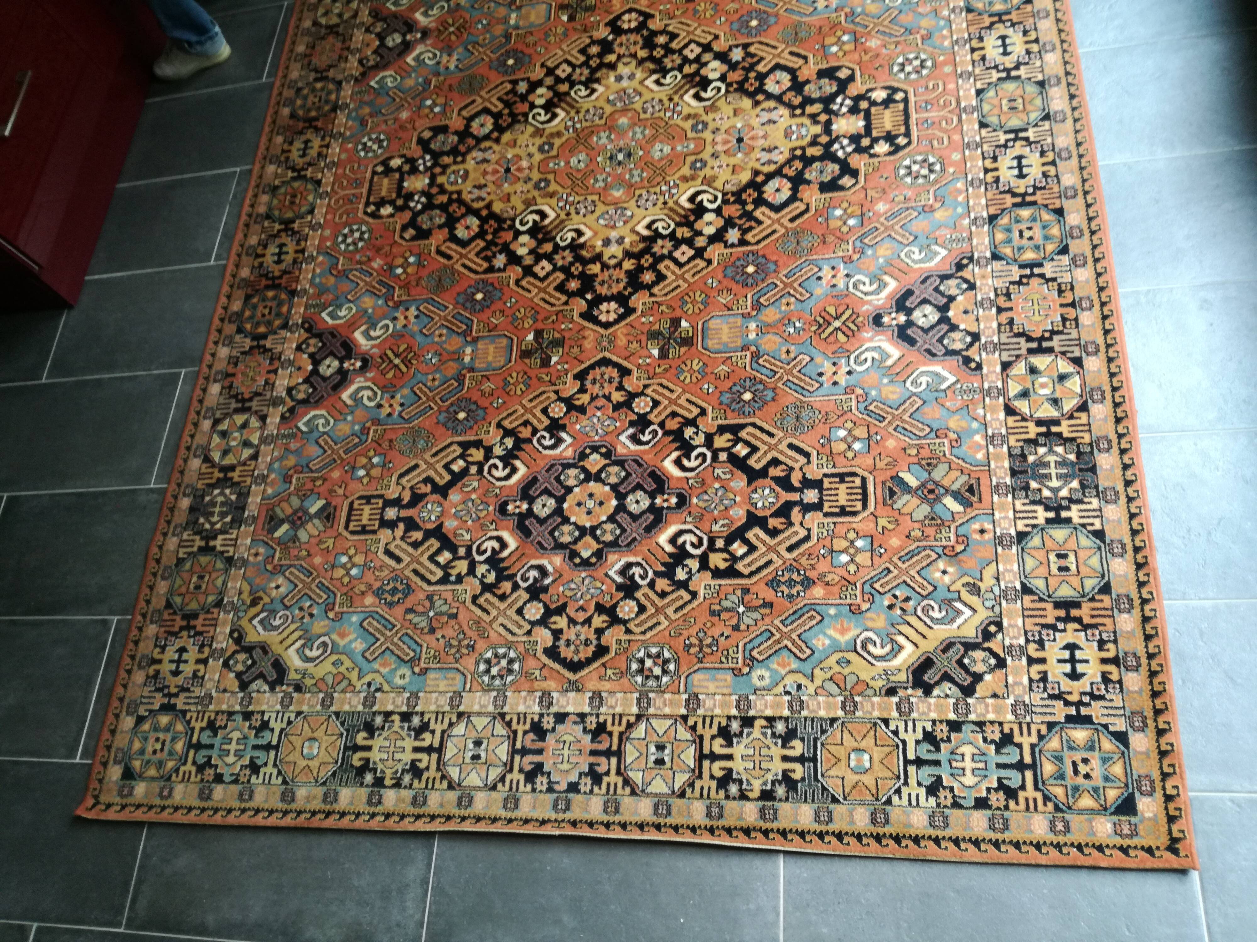 Persian oriental carpet 2m x 3m