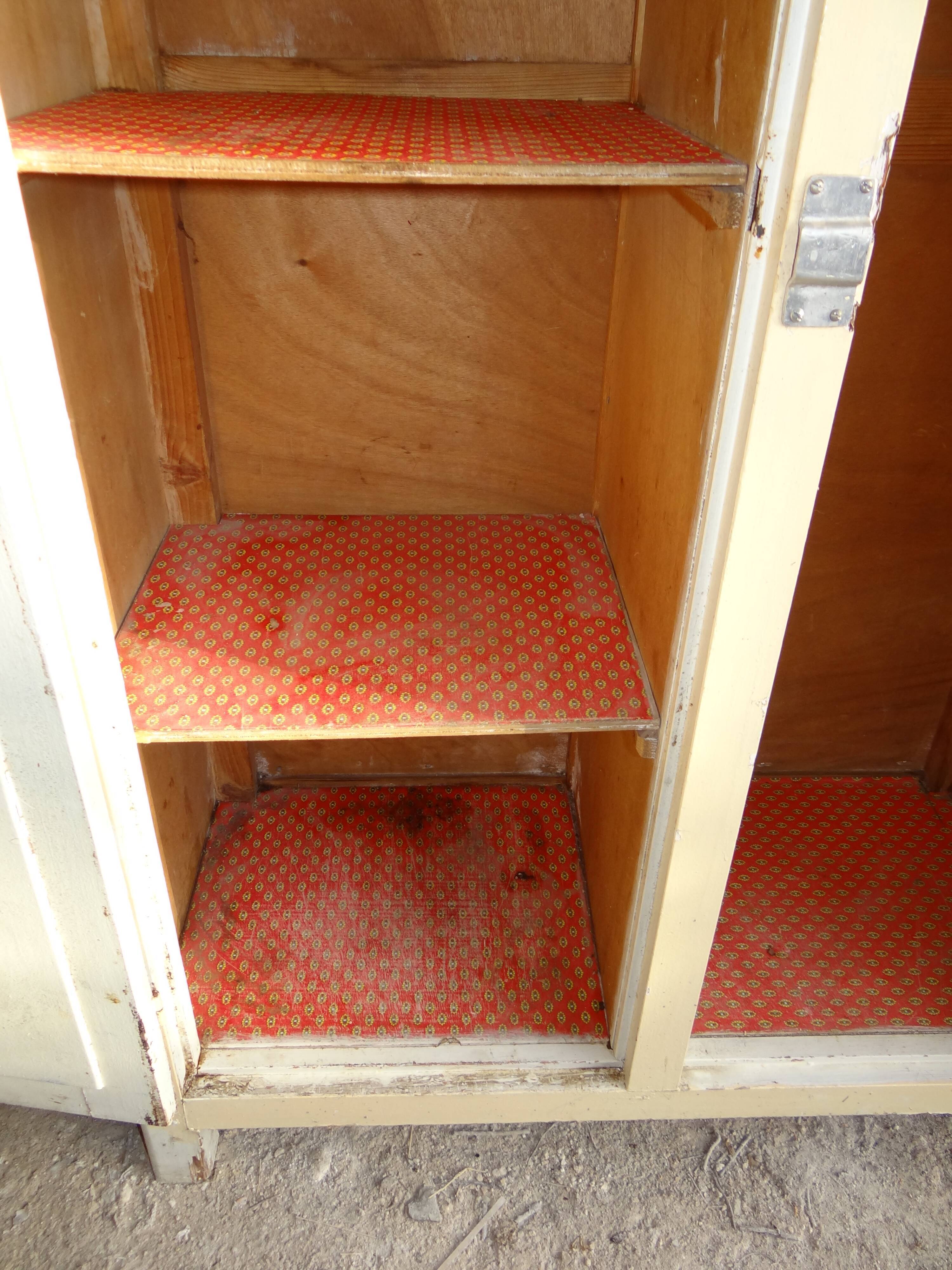 1950s Parisian wardrobe