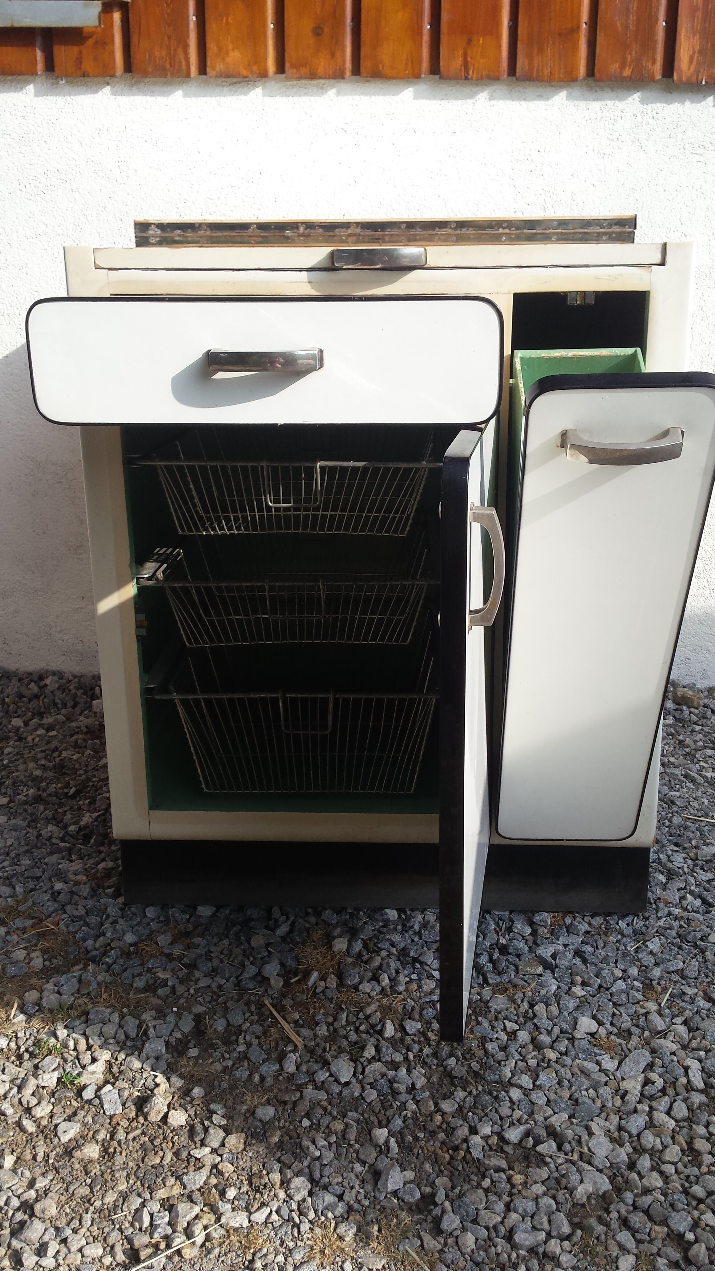 Formica kitchen furniture