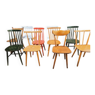 Lot de 12 chaises bistrots dépareillées 1960