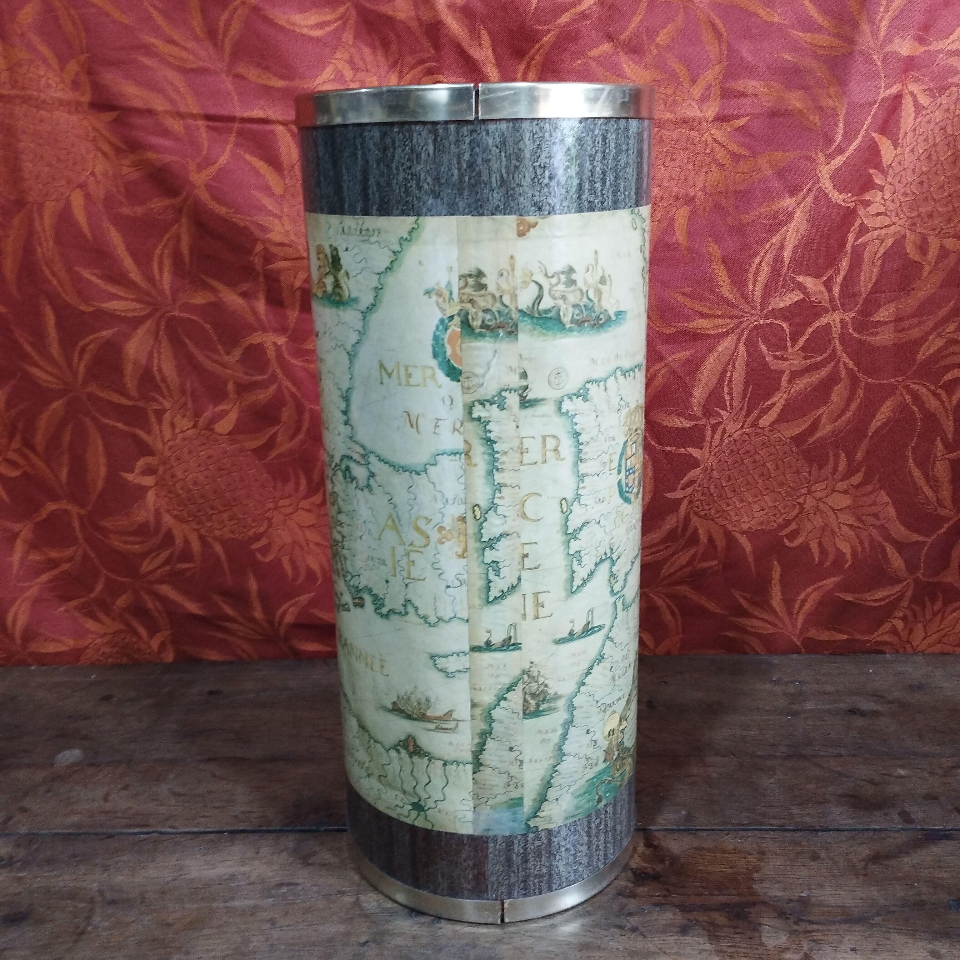 Umbrella door map world