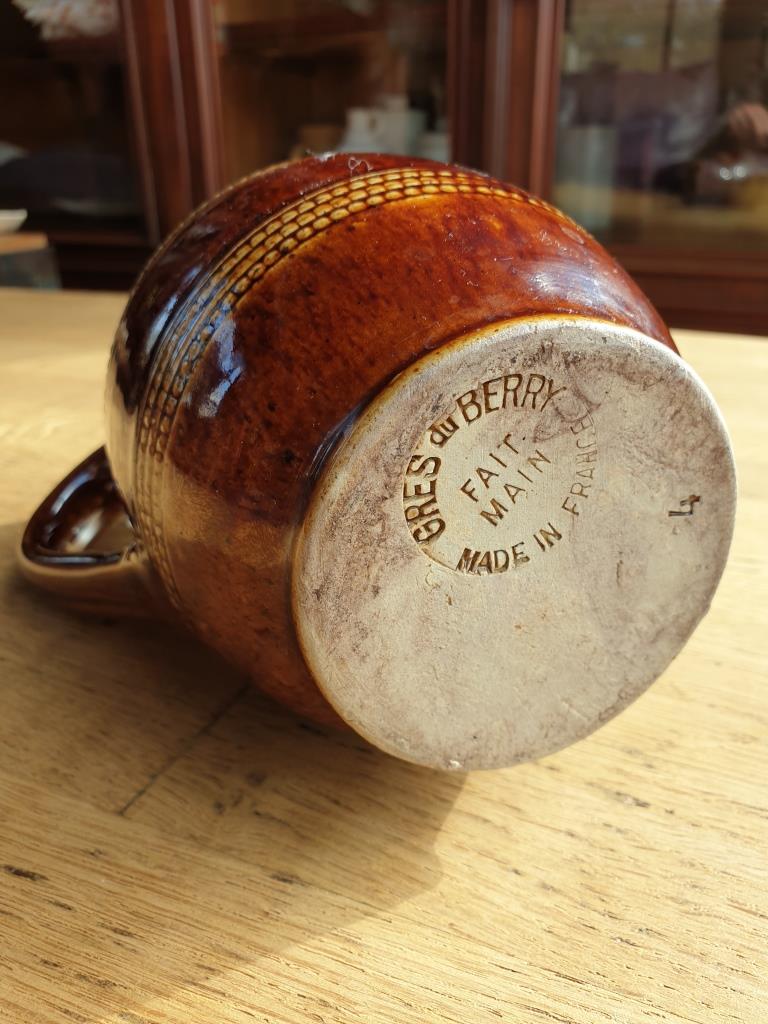 Berry's Berry pussity pitcher Booted medieval artcraft