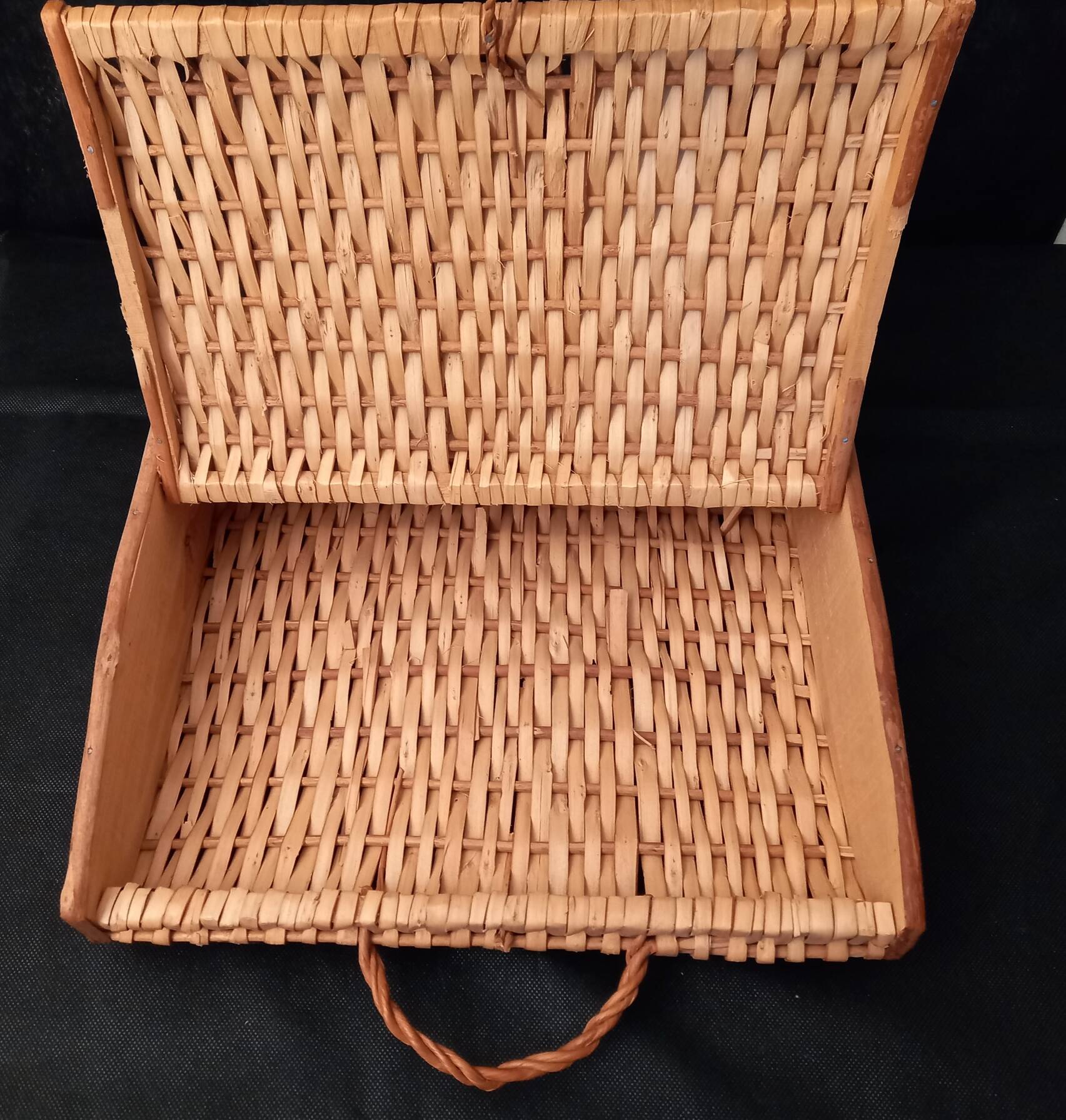 Wicker storage box