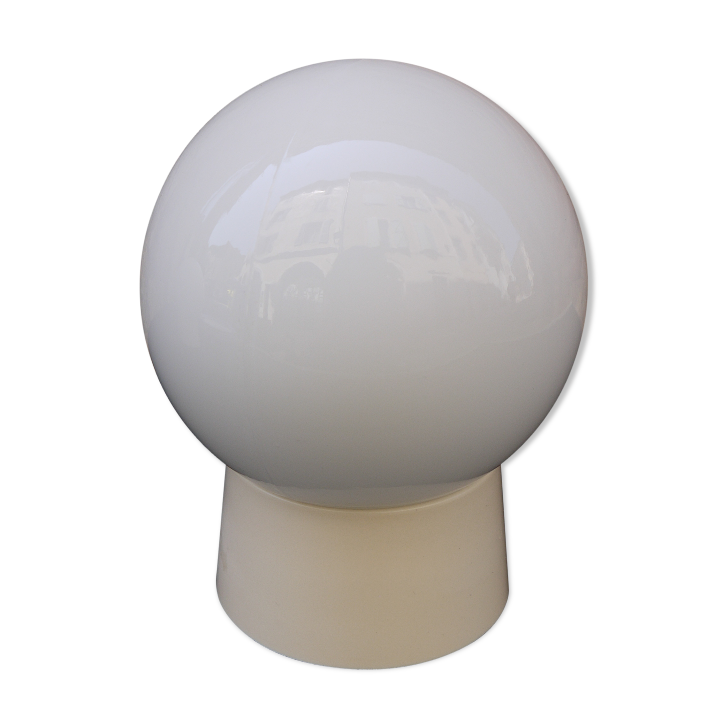 White glass wall lamp