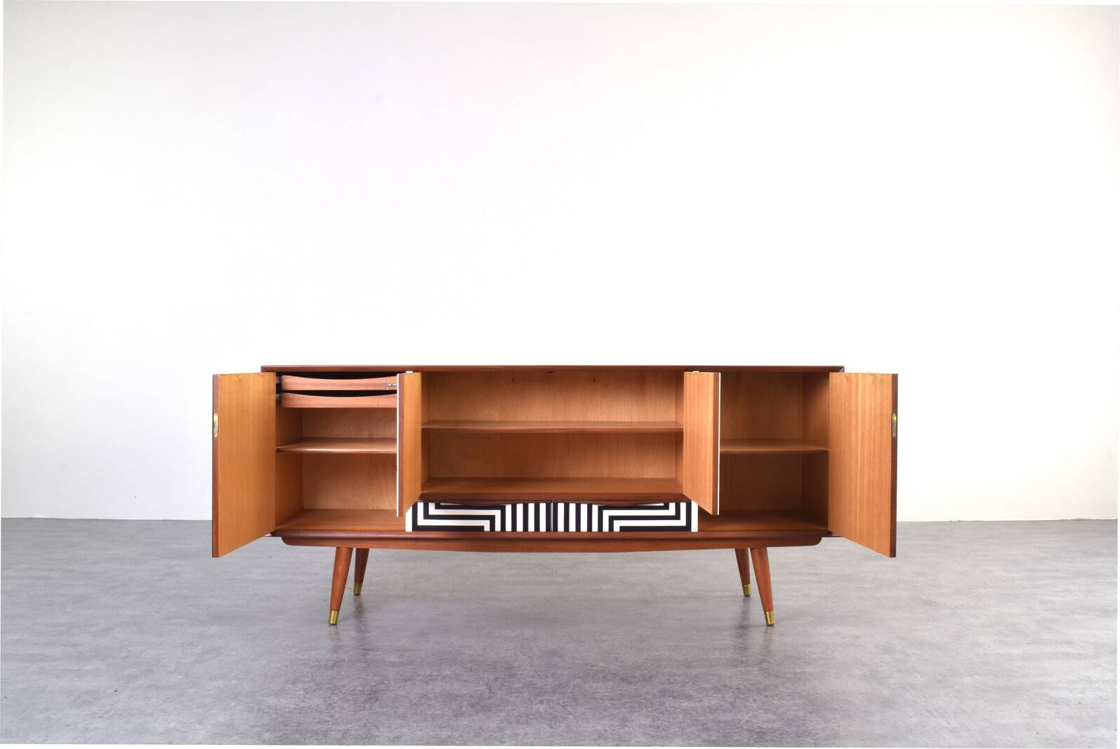Buffet peint à la main Op-Art du milieu du siècle de Sven Andersen Møbelfabrikk,