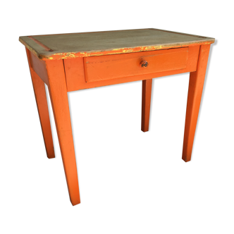 Children's desk made of orange base wood